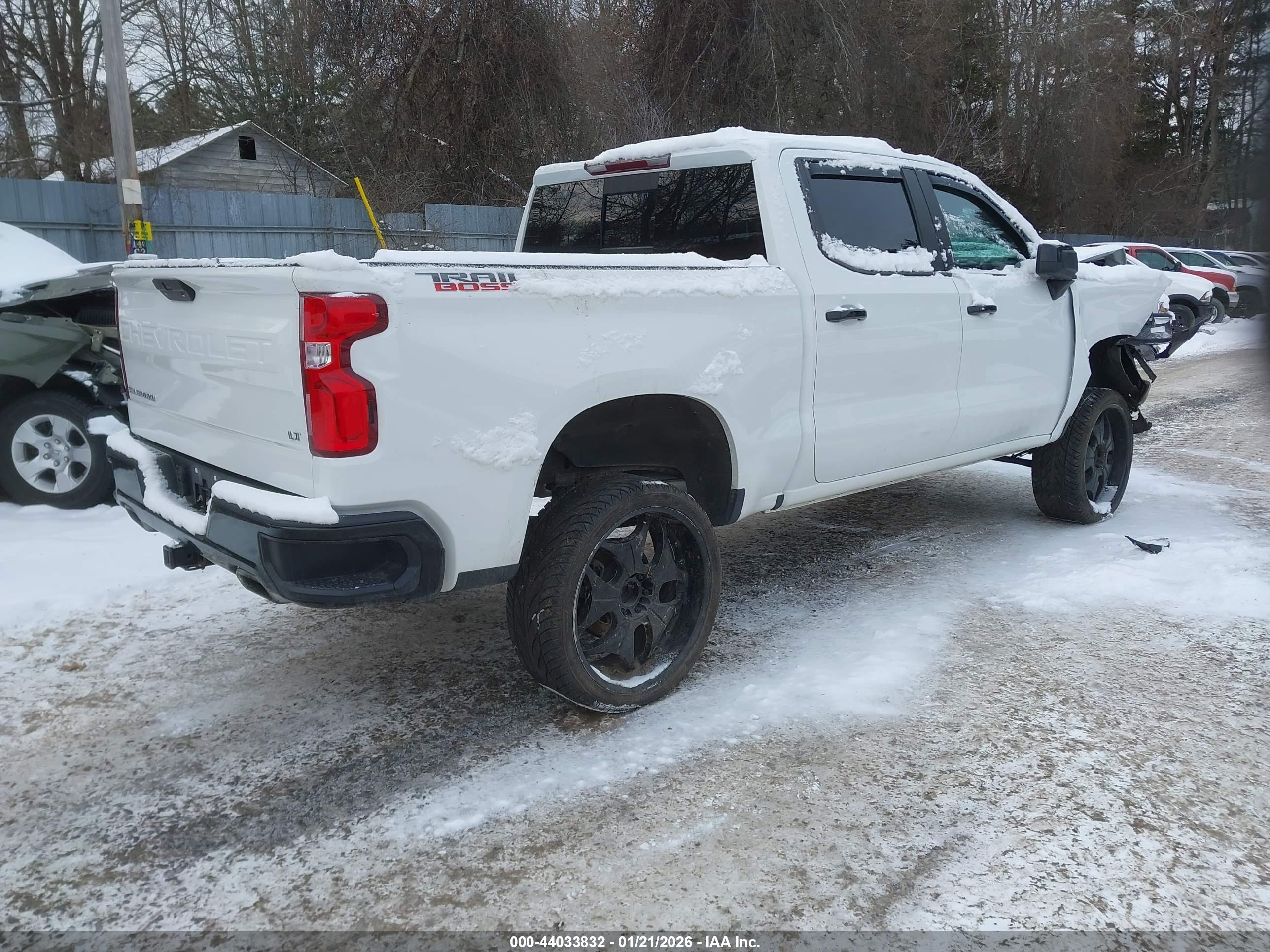 CHEVROLET SILVERADO image 4