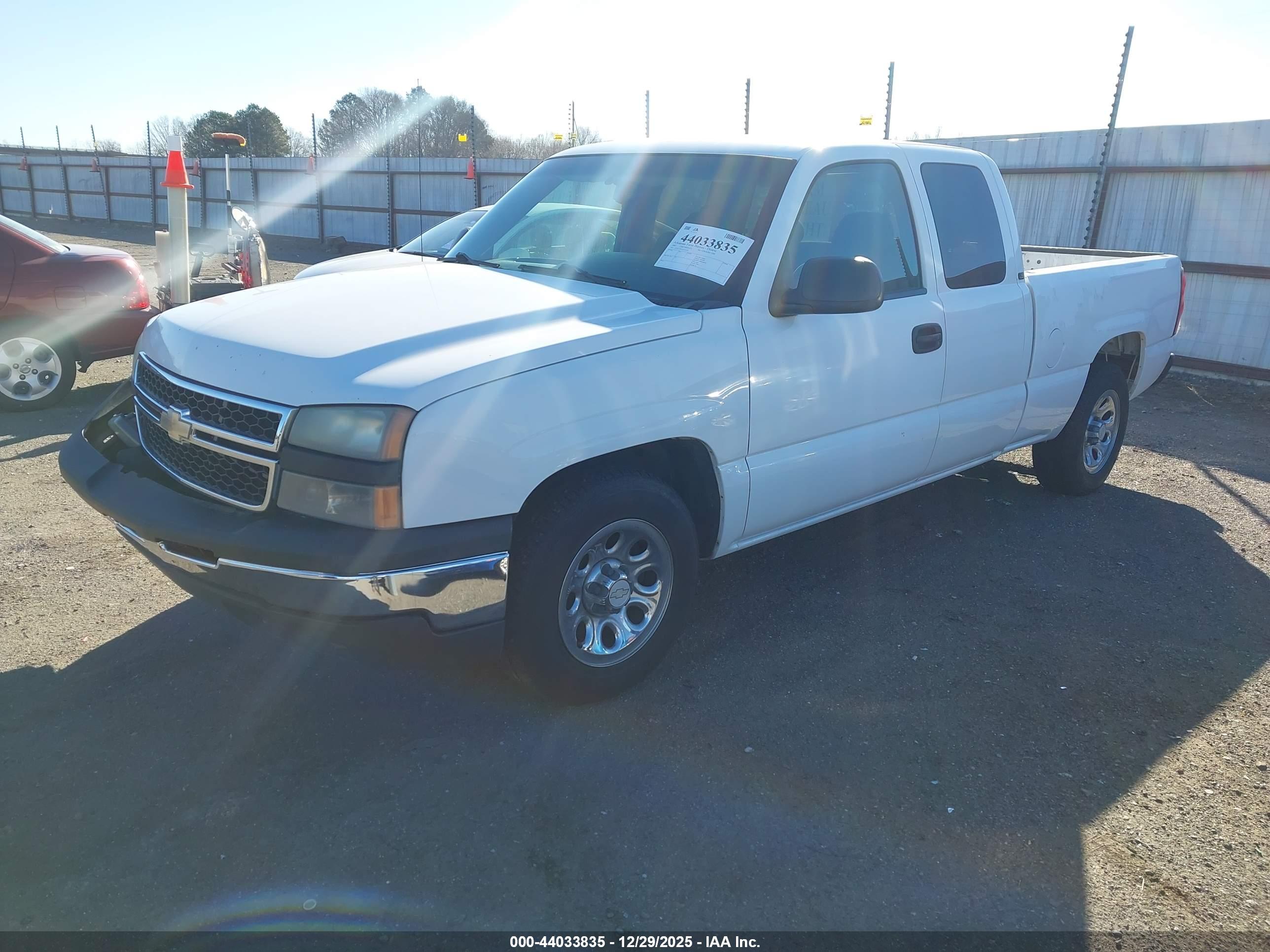 CHEVROLET SILVERADO image 2