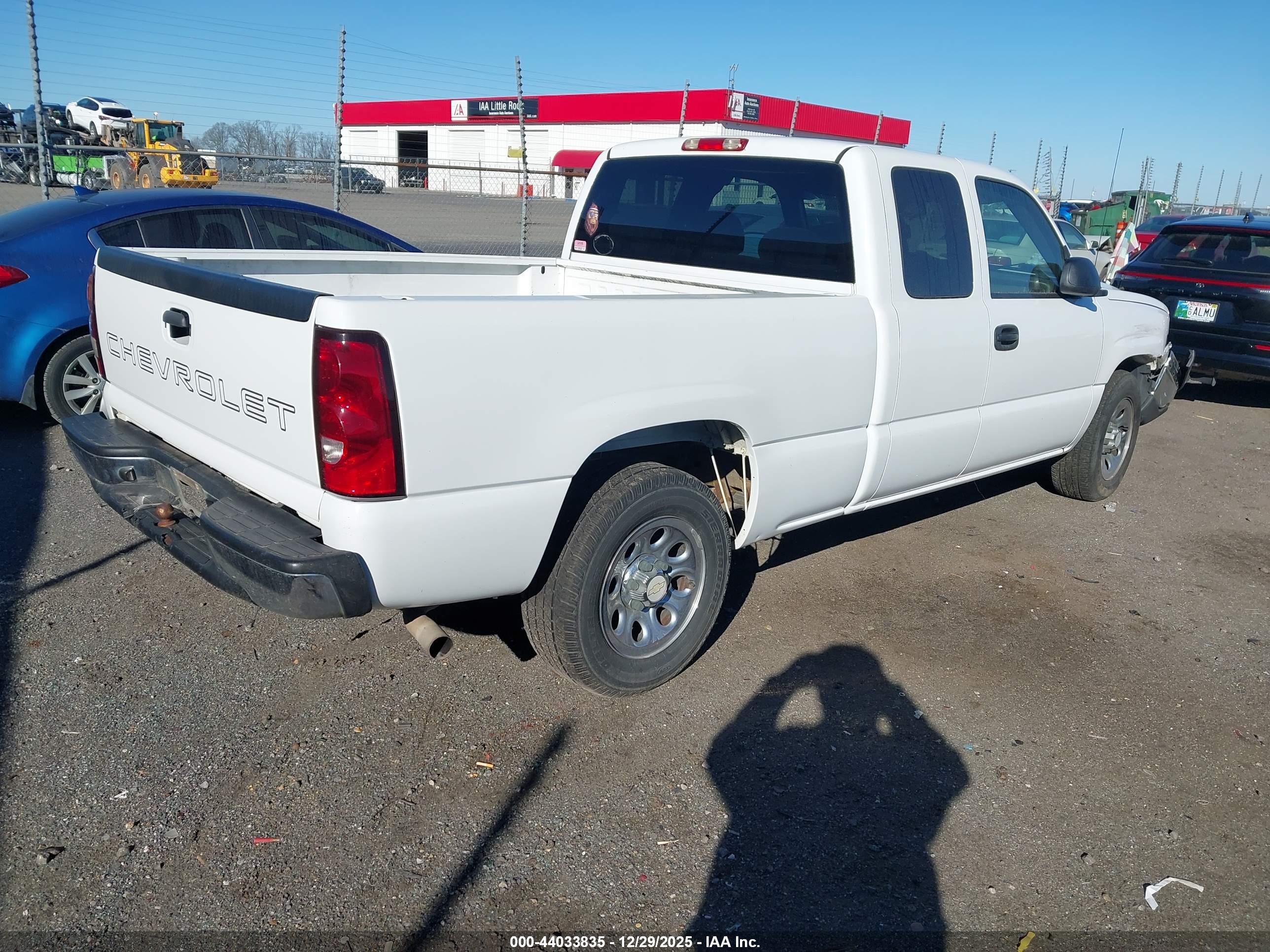 CHEVROLET SILVERADO image 4