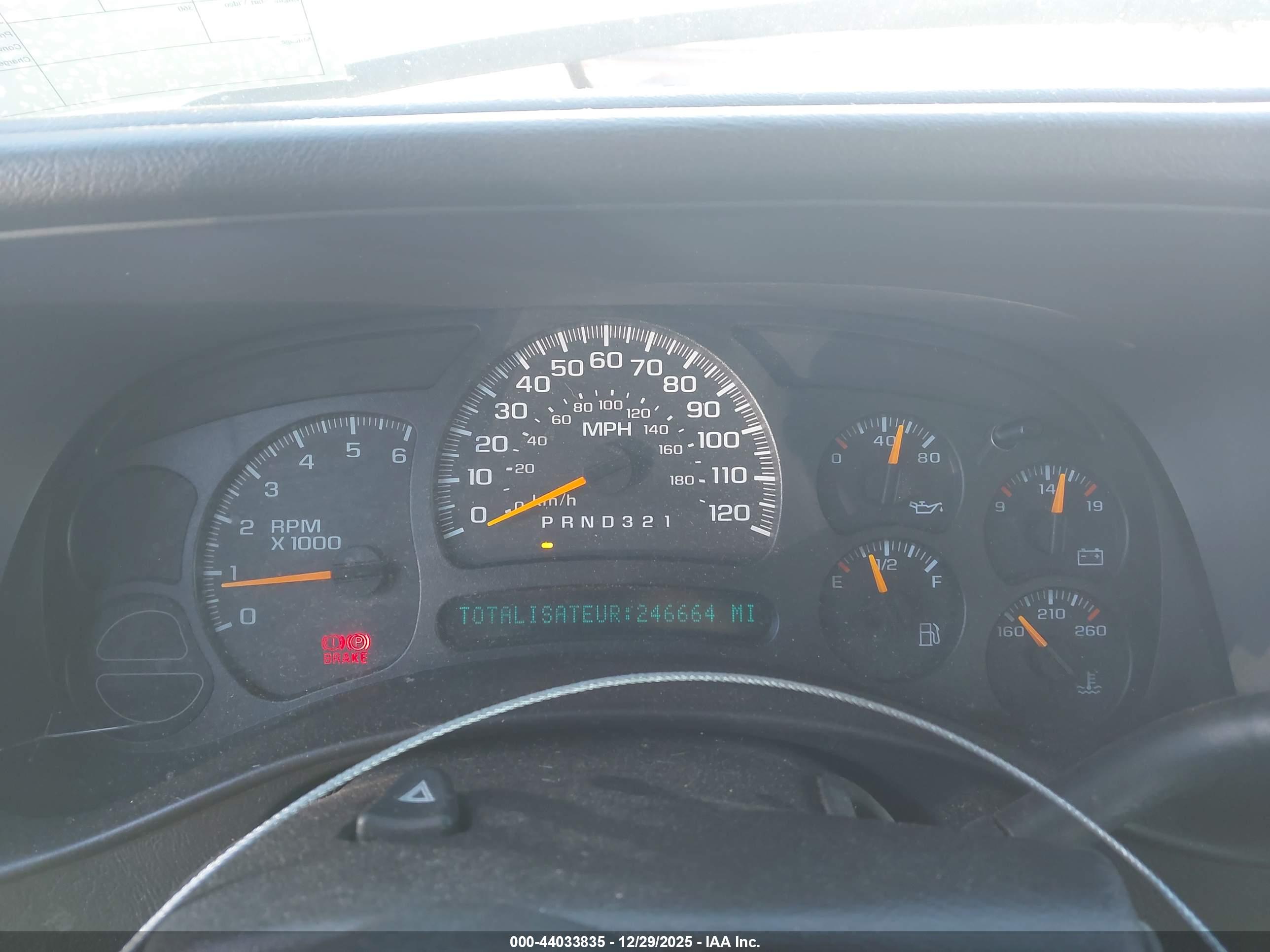 CHEVROLET SILVERADO image 7