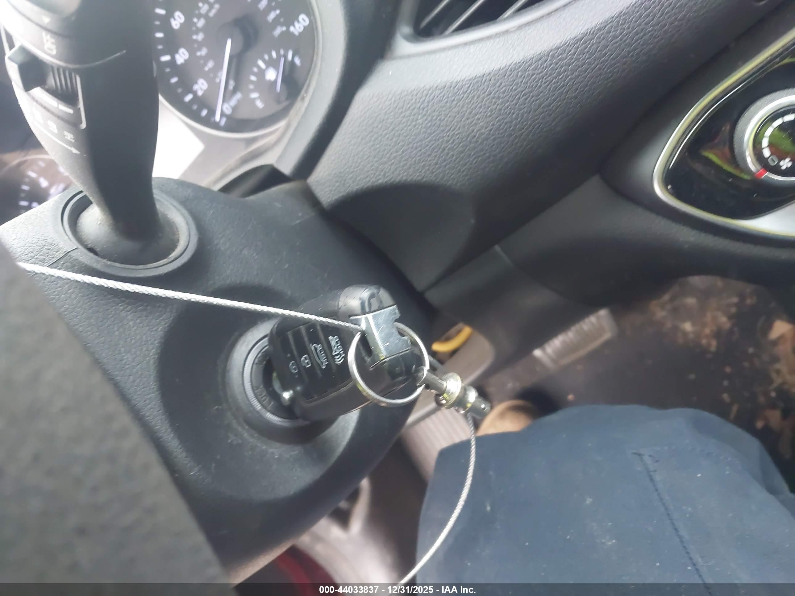 HYUNDAI ELANTRA image 11
