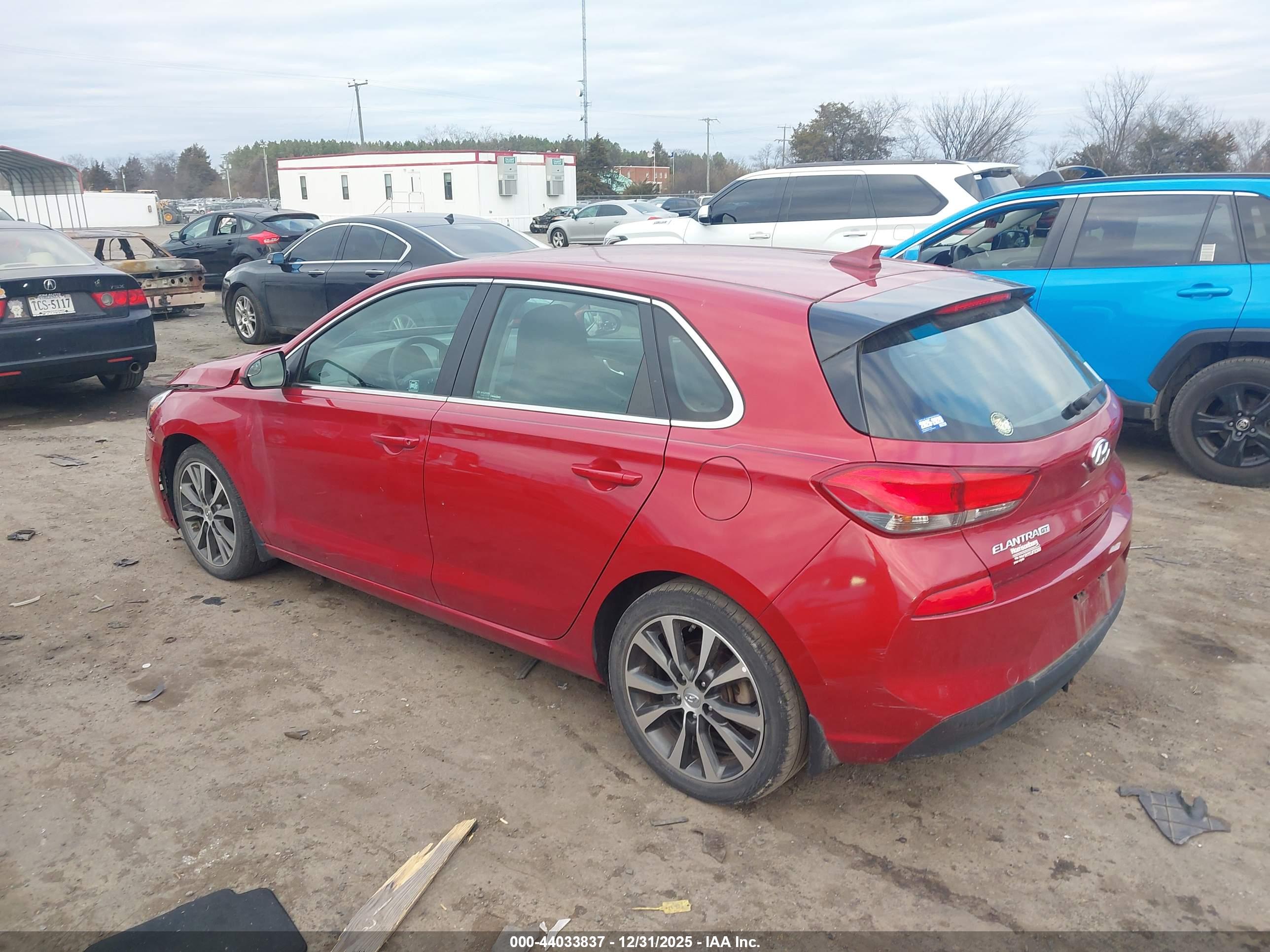 HYUNDAI ELANTRA image 3