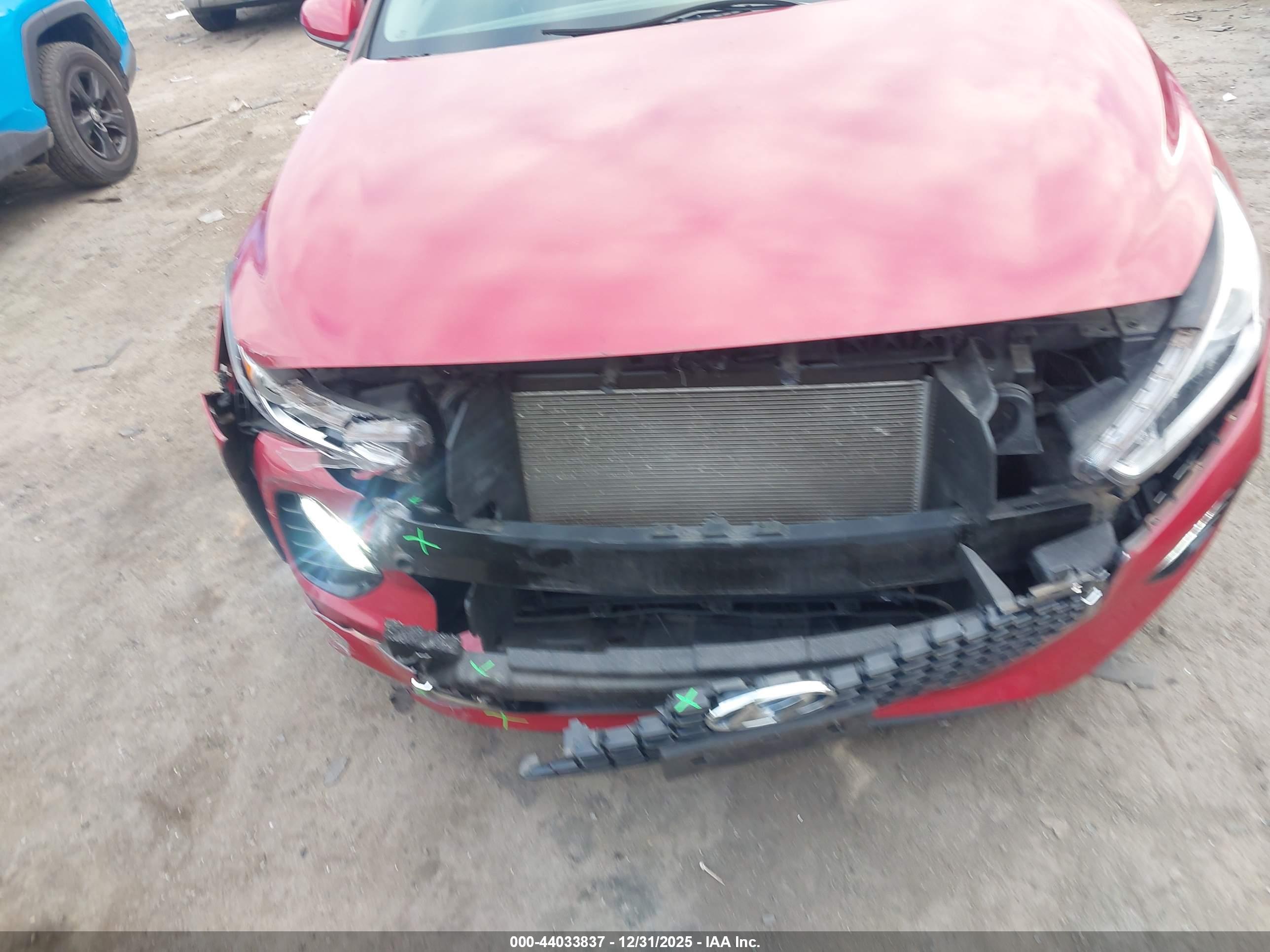HYUNDAI ELANTRA image 6