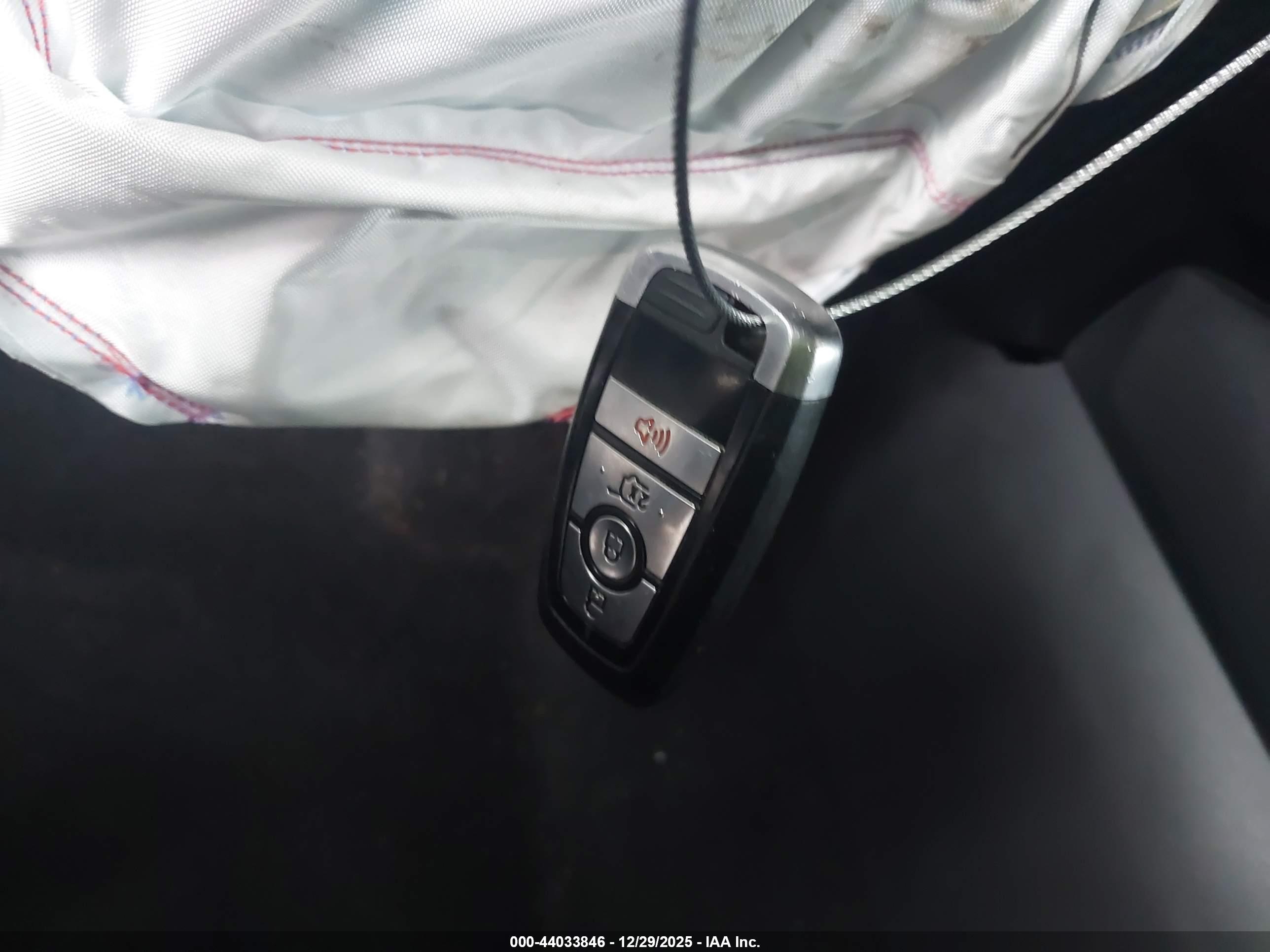 FORD ESCAPE image 11