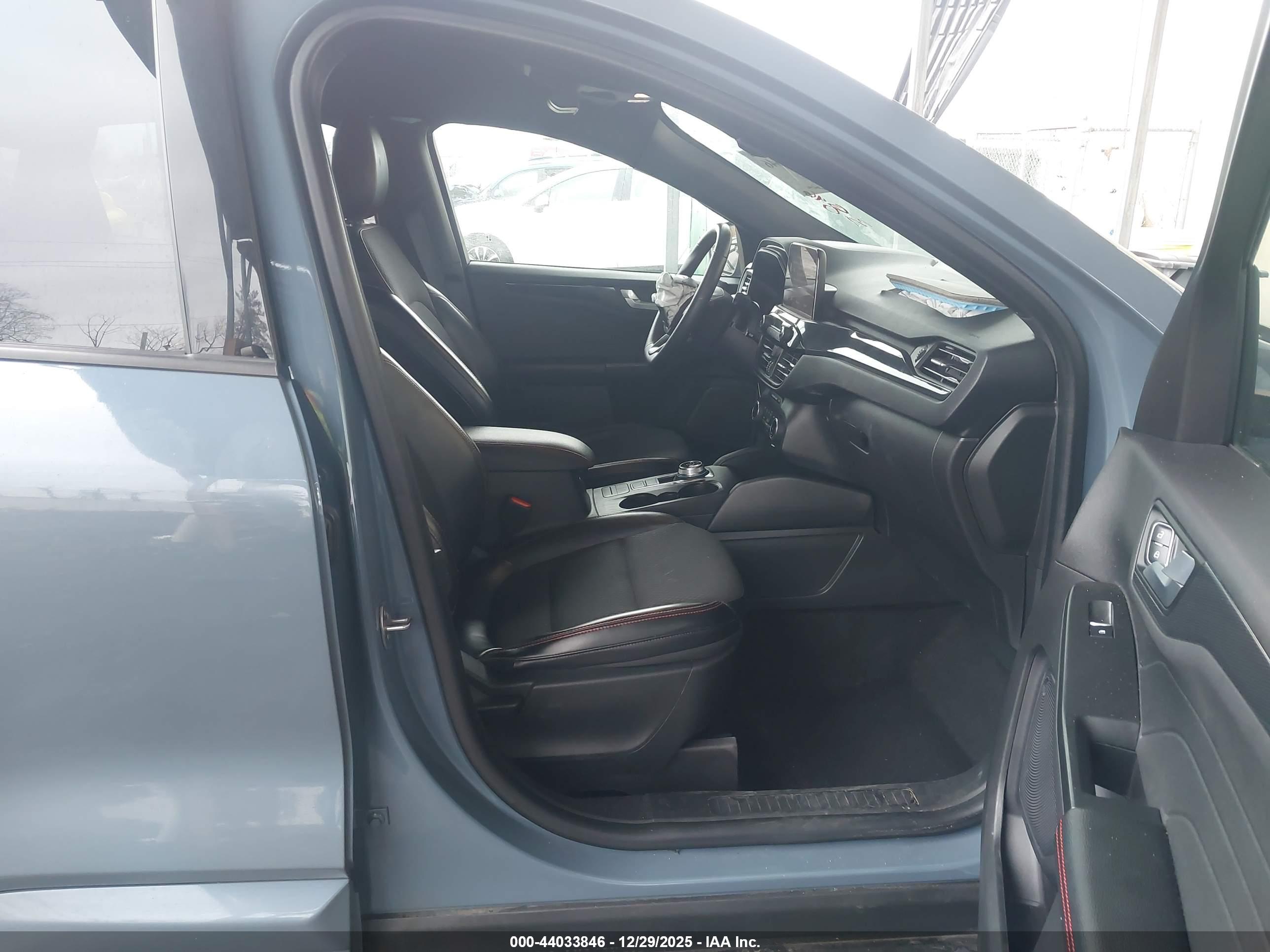 FORD ESCAPE image 5