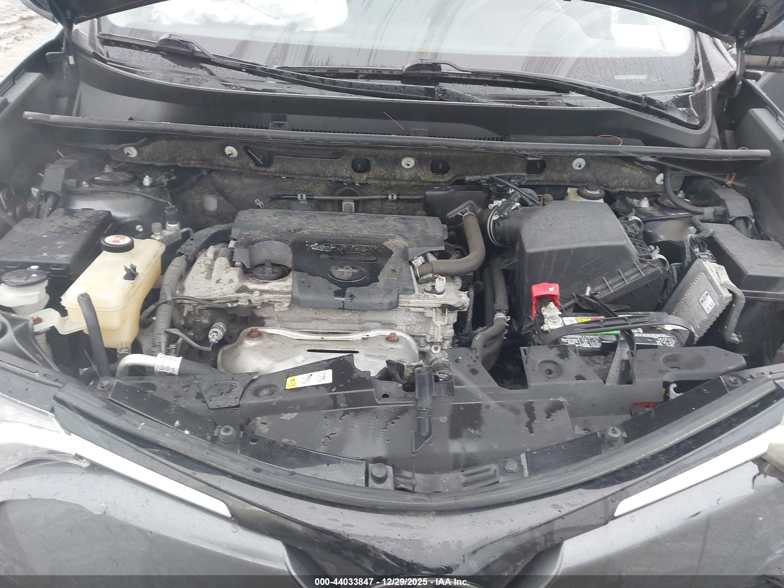TOYOTA RAV4 image 10