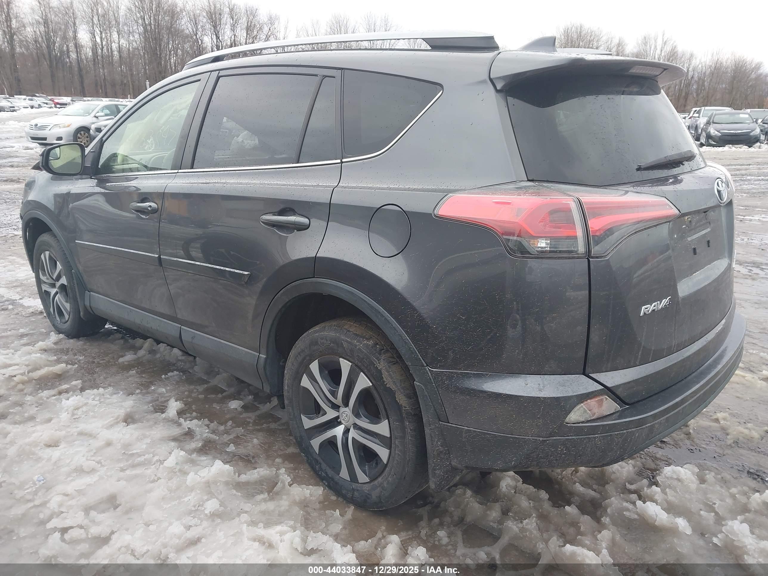 TOYOTA RAV4 image 3