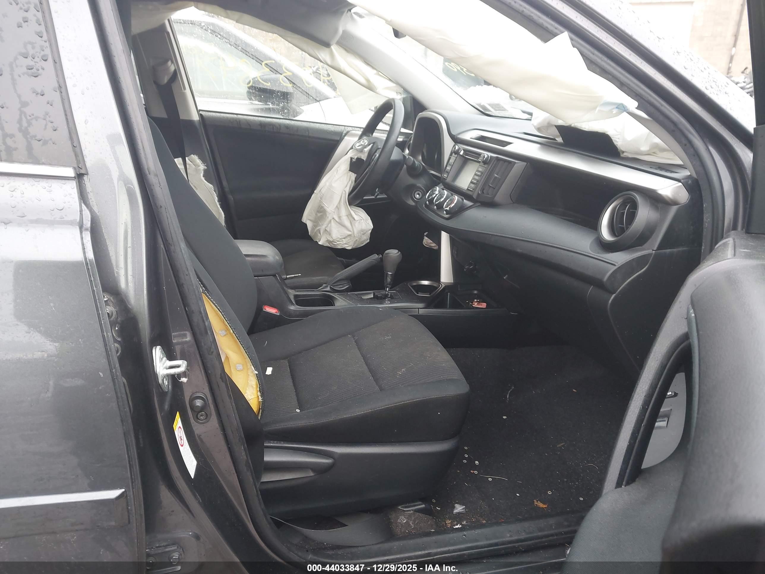 TOYOTA RAV4 image 5