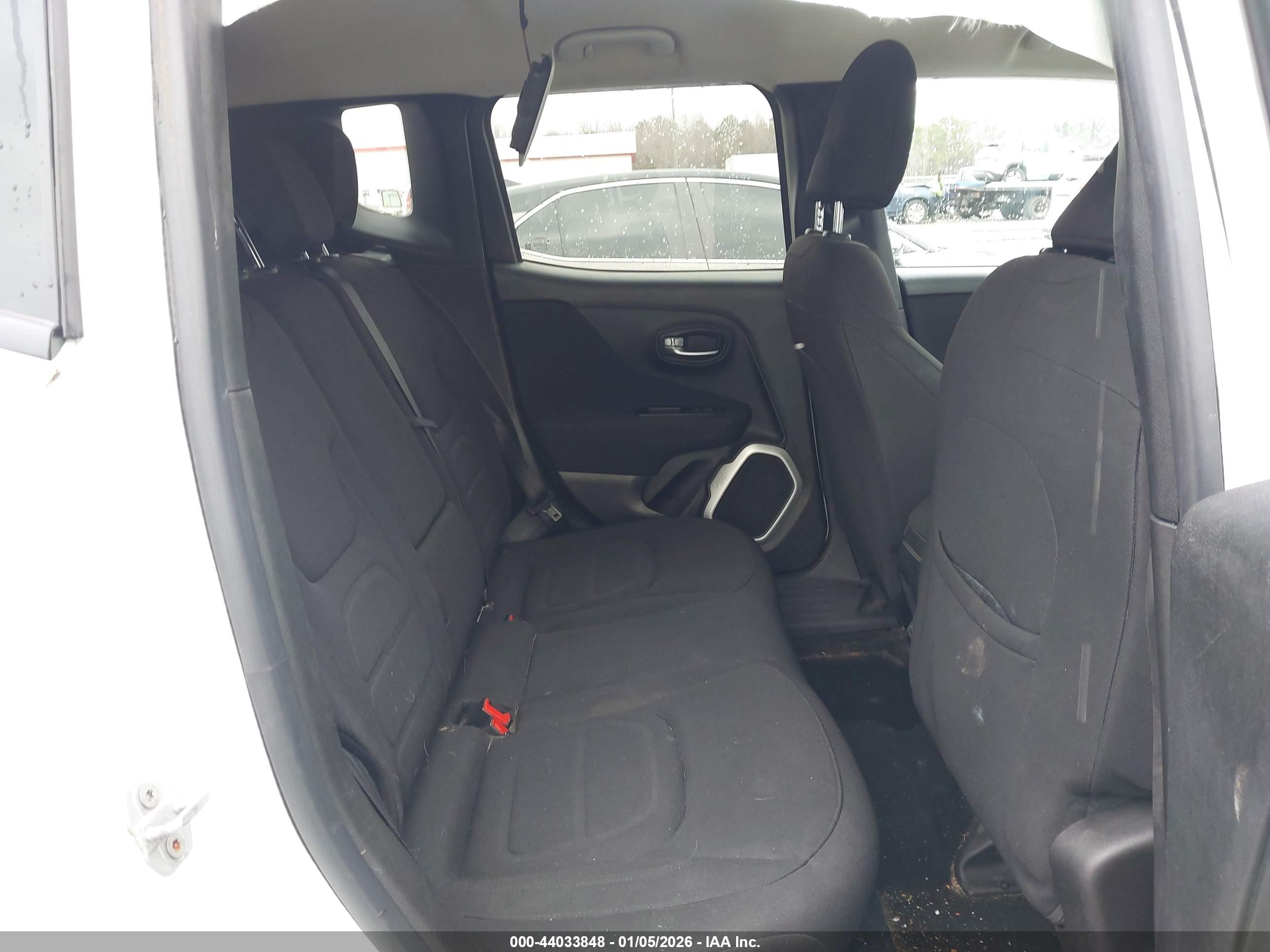 JEEP RENEGADE image 8