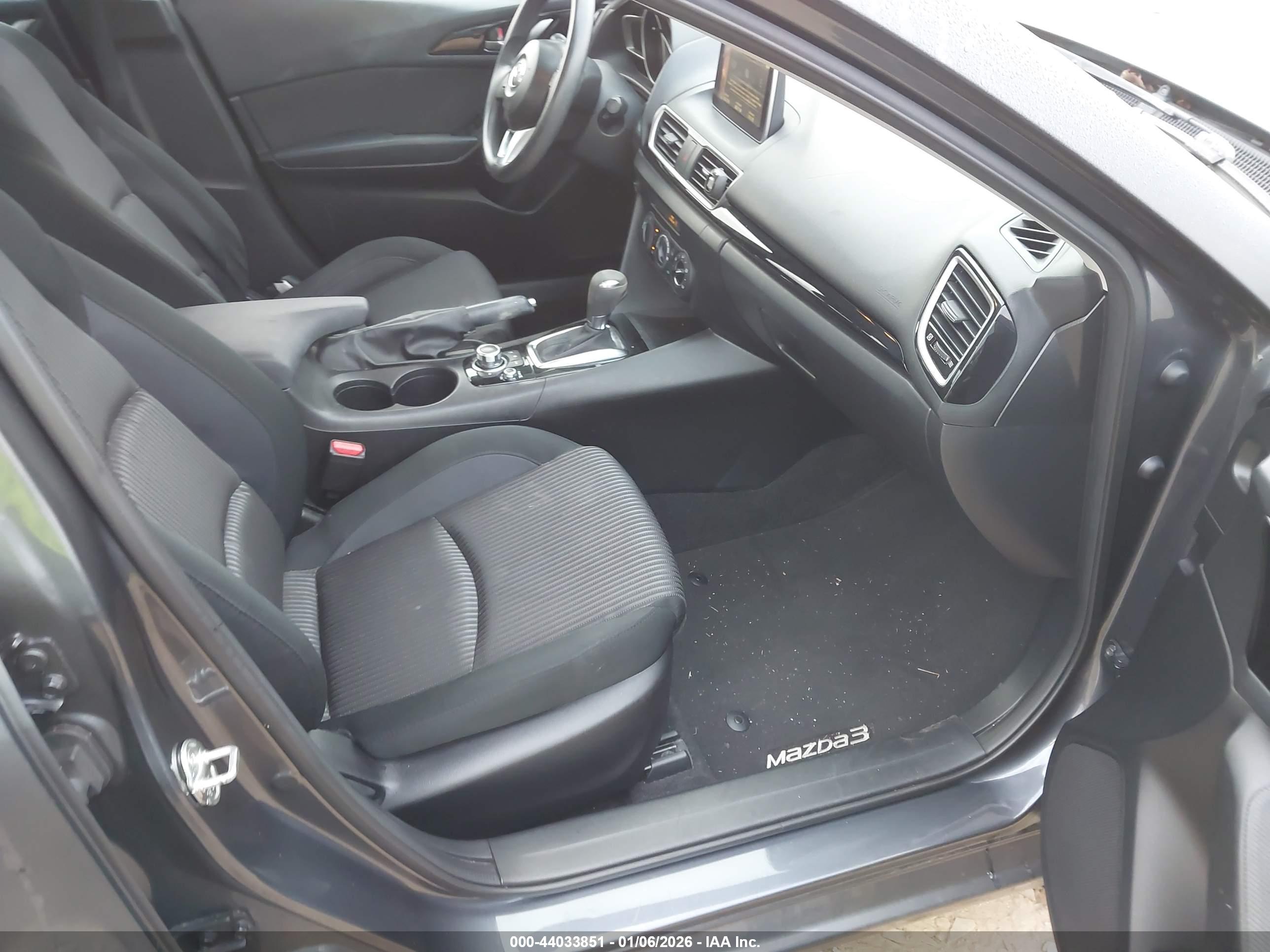 MAZDA MAZDA3 image 5
