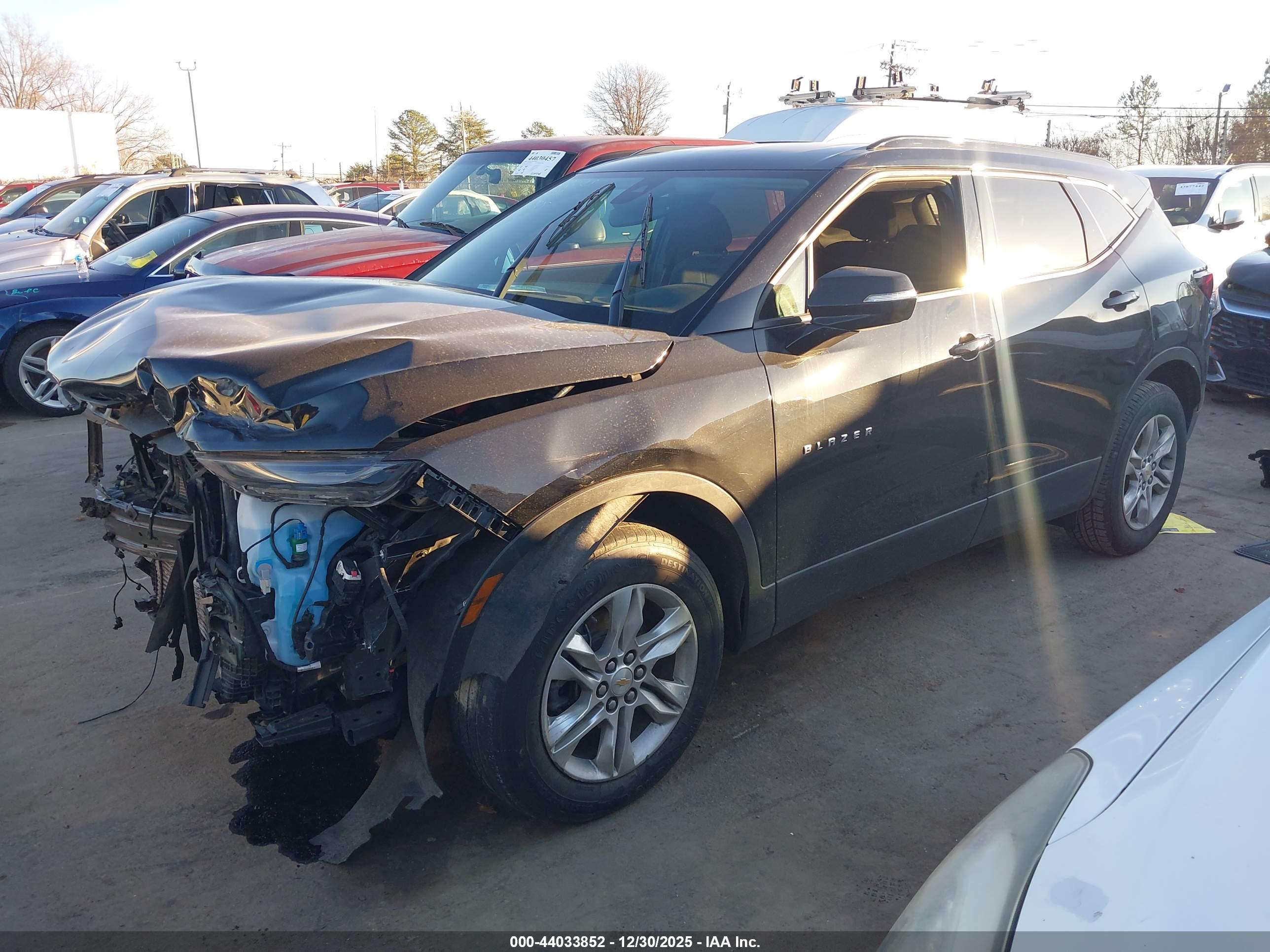 CHEVROLET BLAZER image 2