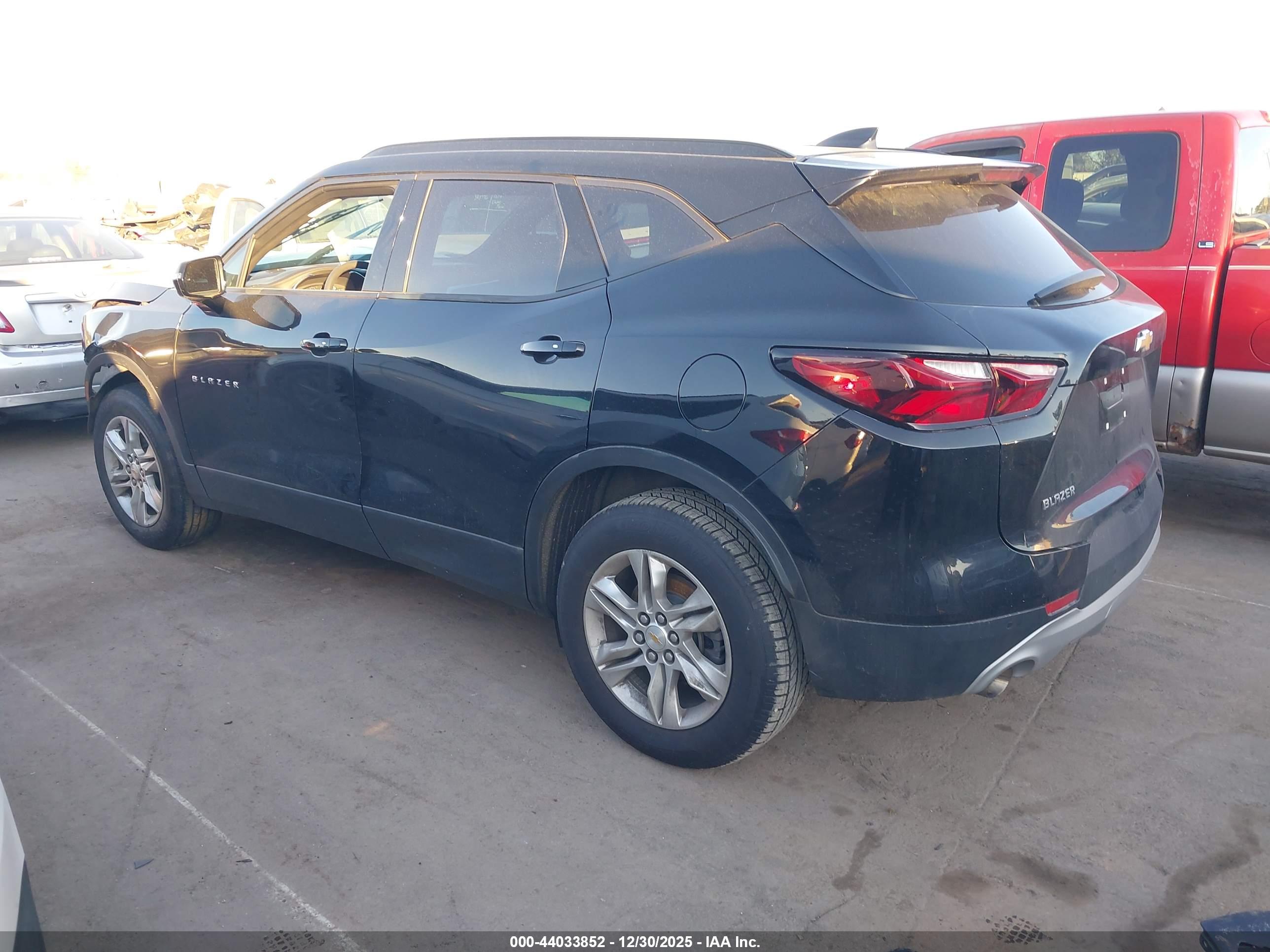 CHEVROLET BLAZER image 3