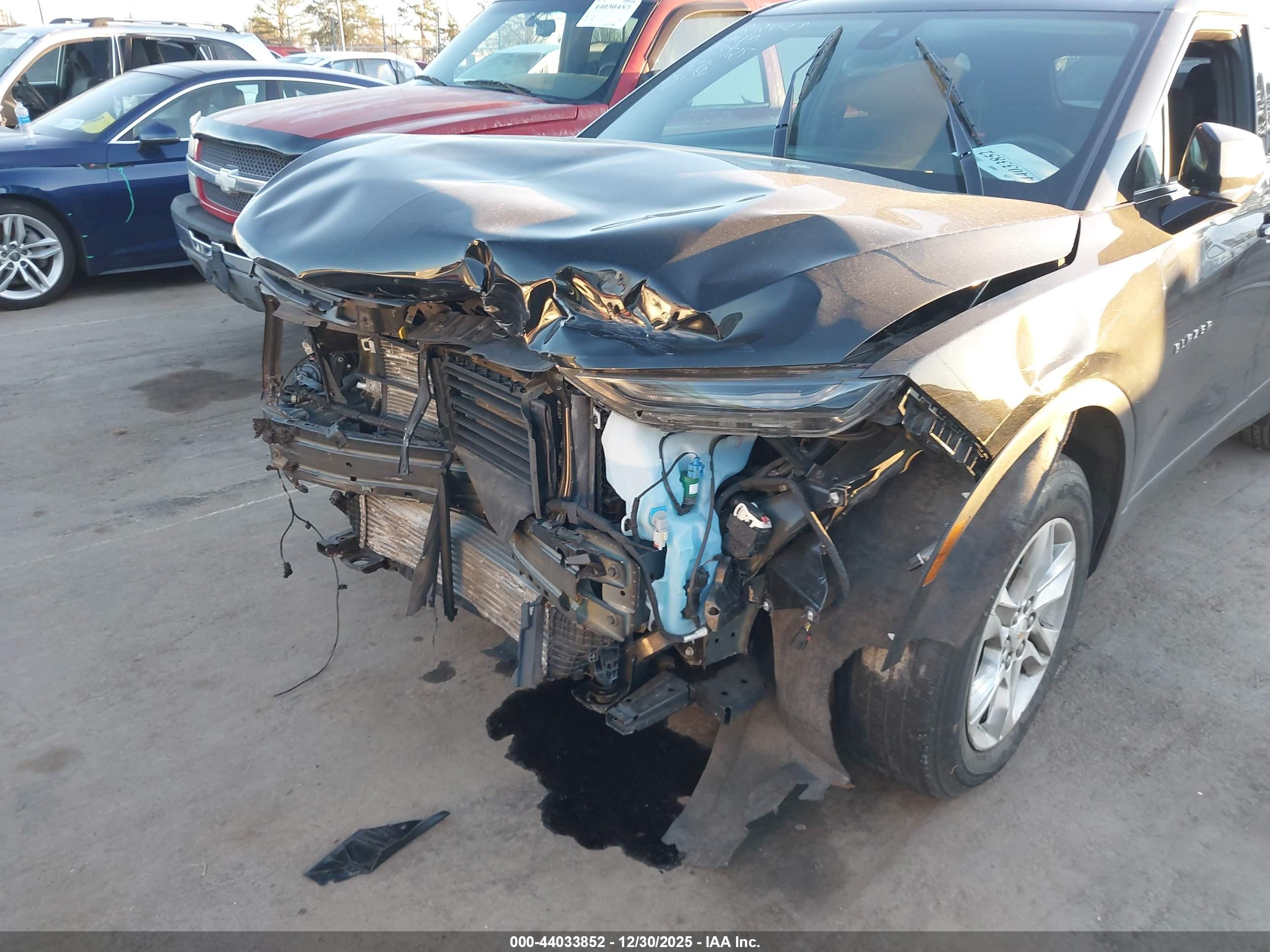 CHEVROLET BLAZER image 6