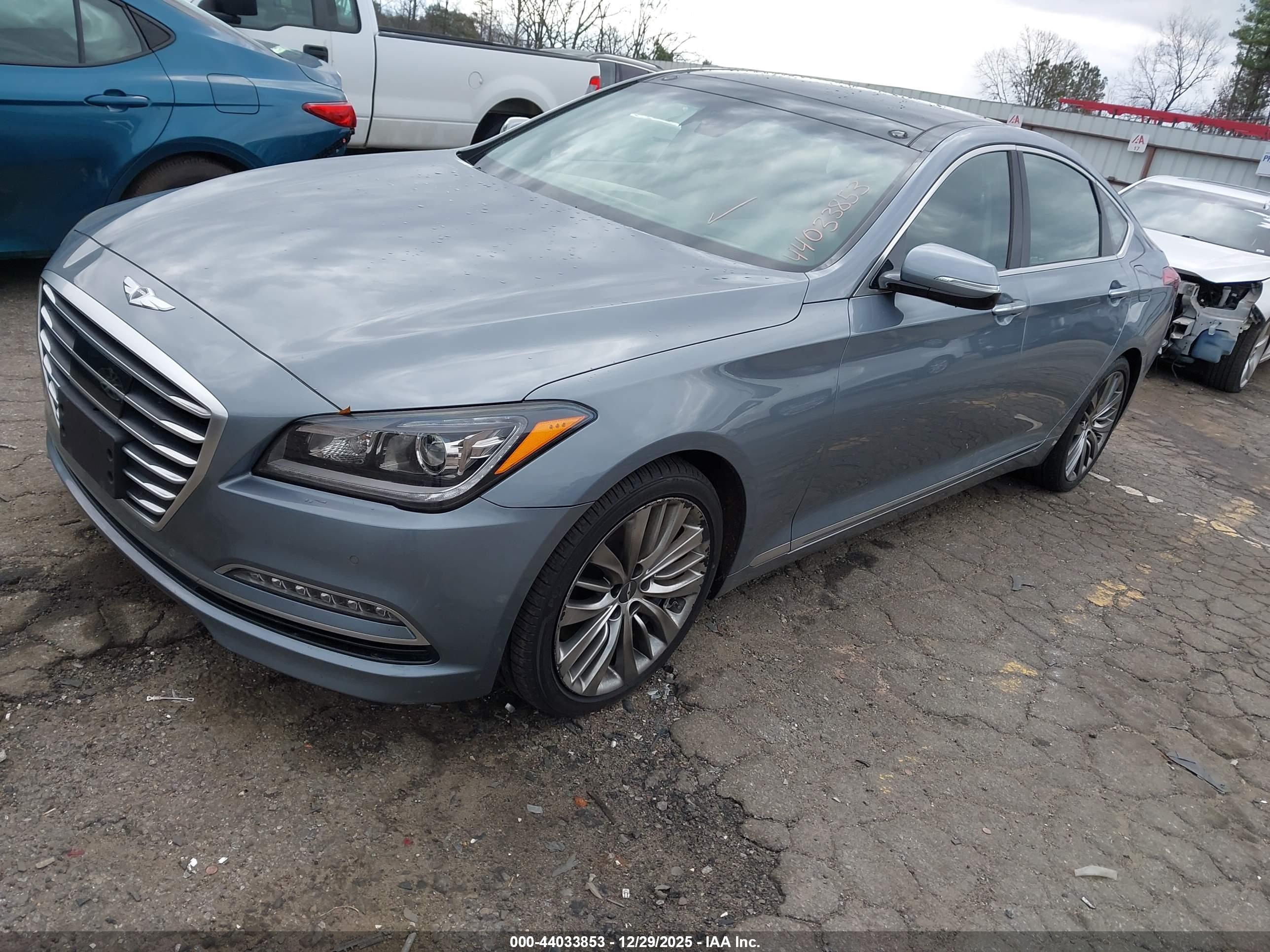 HYUNDAI GENESIS image 2
