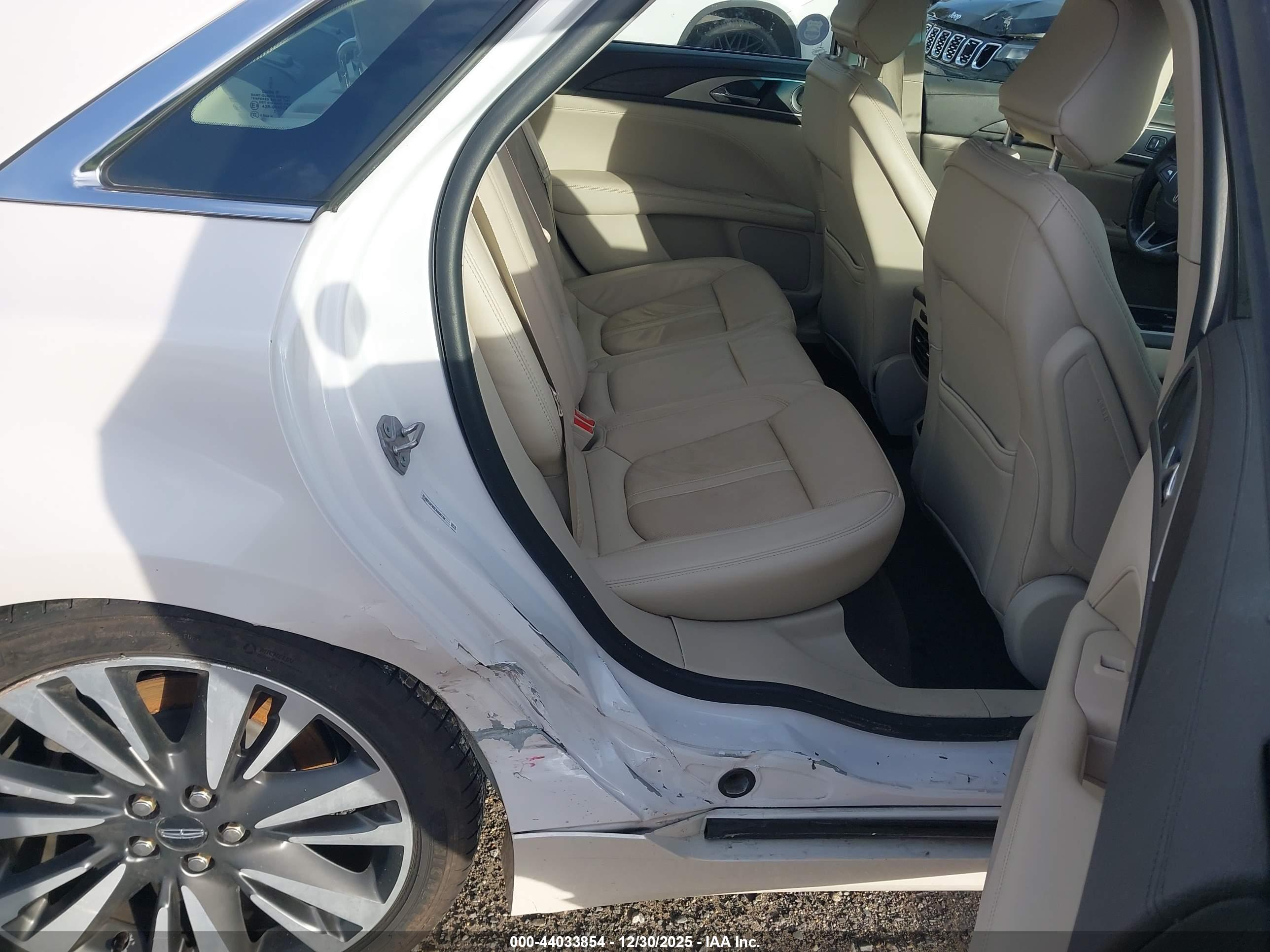 LINCOLN MKZ image 8