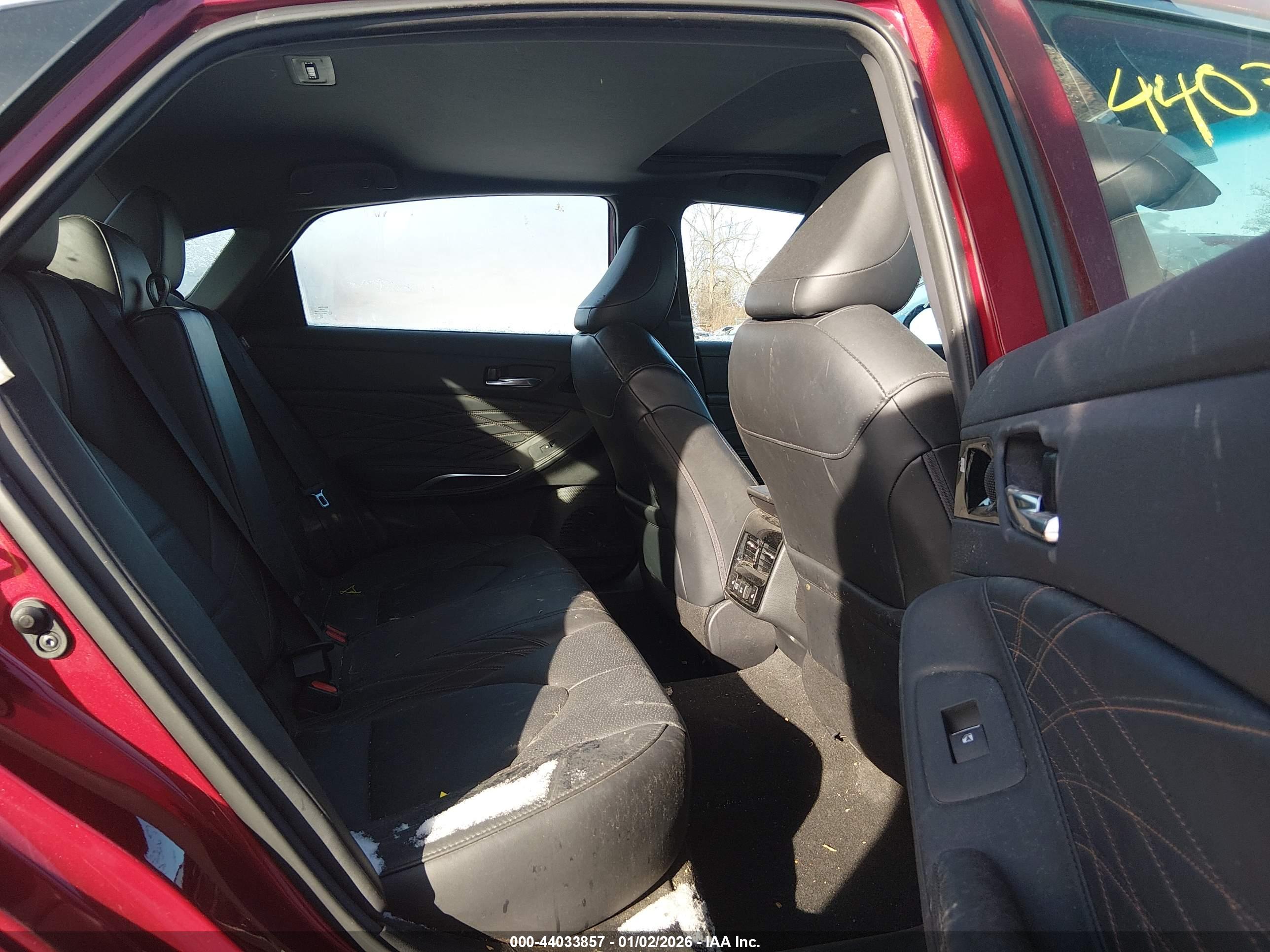 TOYOTA AVALON image 8