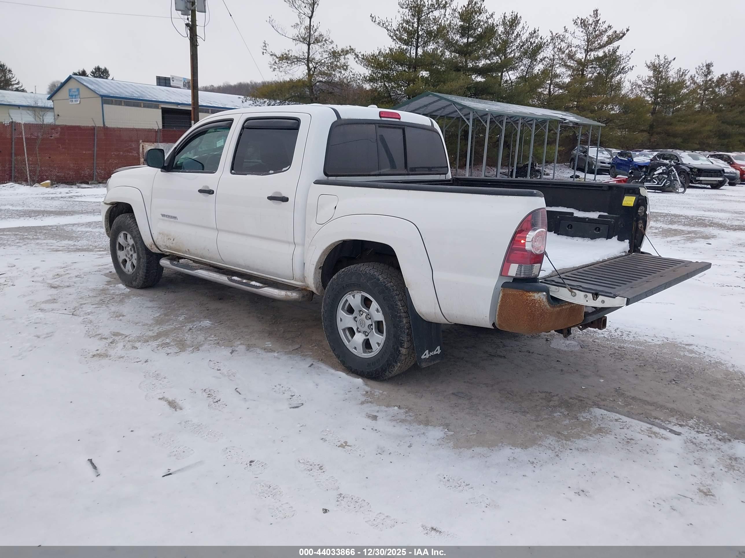 TOYOTA TACOMA image 3