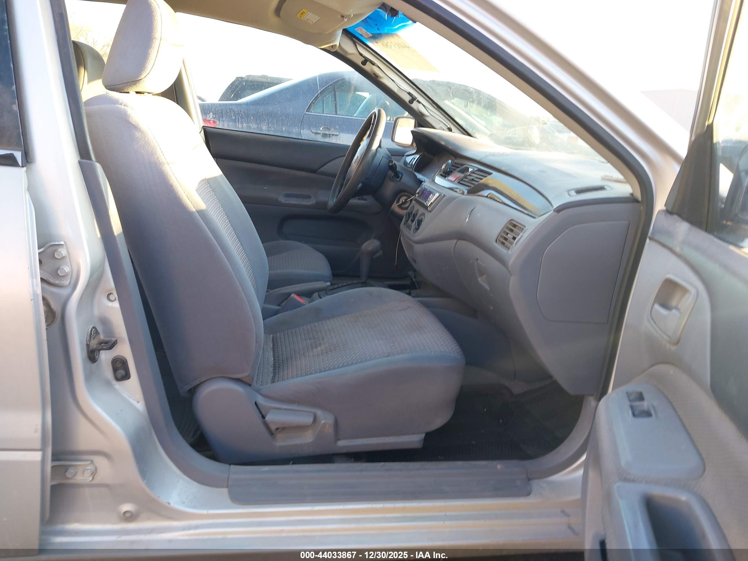 MITSUBISHI LANCER image 5