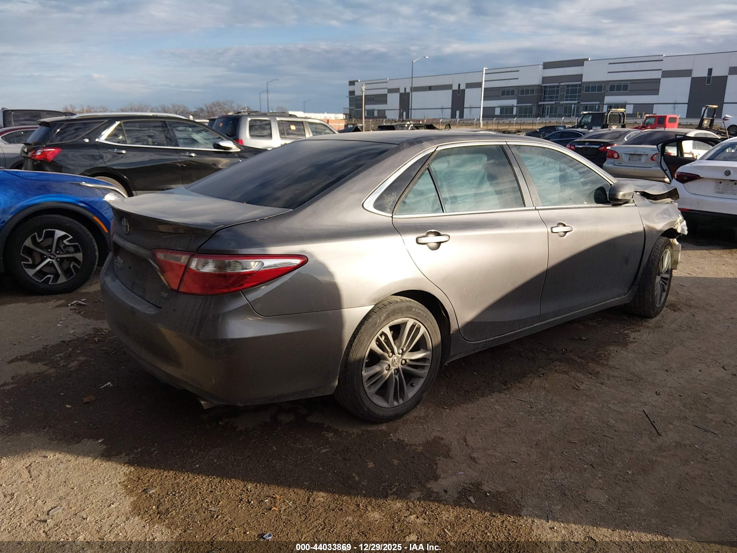 TOYOTA CAMRY image 4