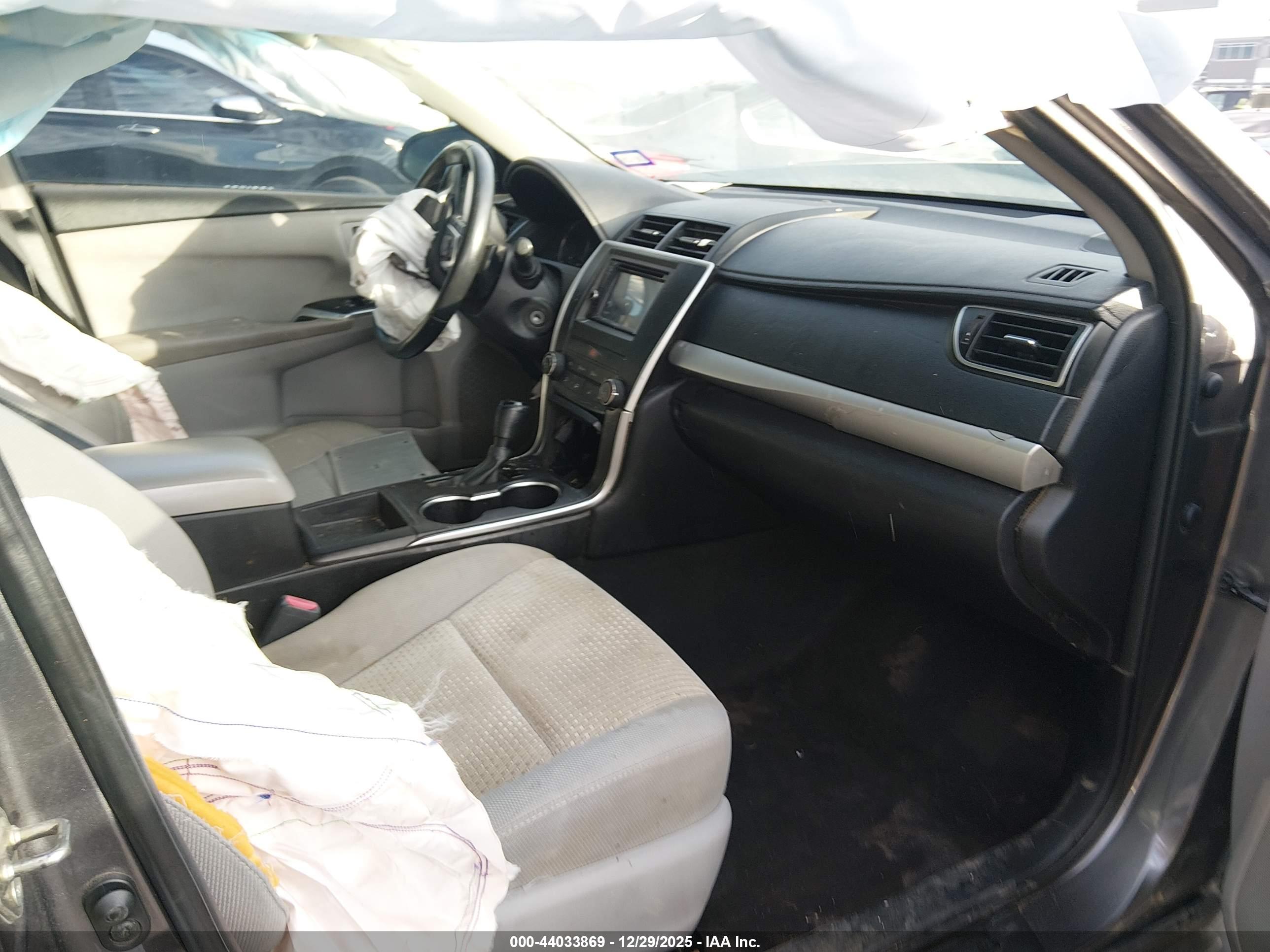 TOYOTA CAMRY image 5