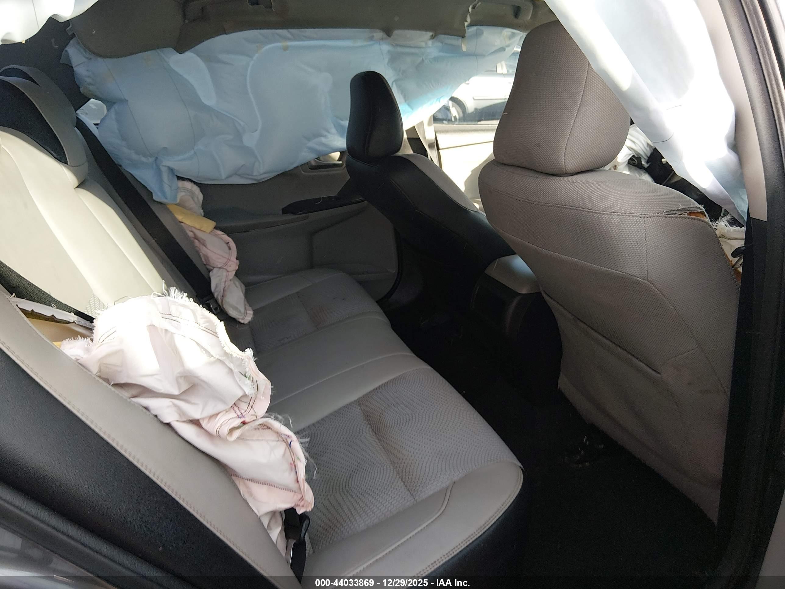 TOYOTA CAMRY image 8