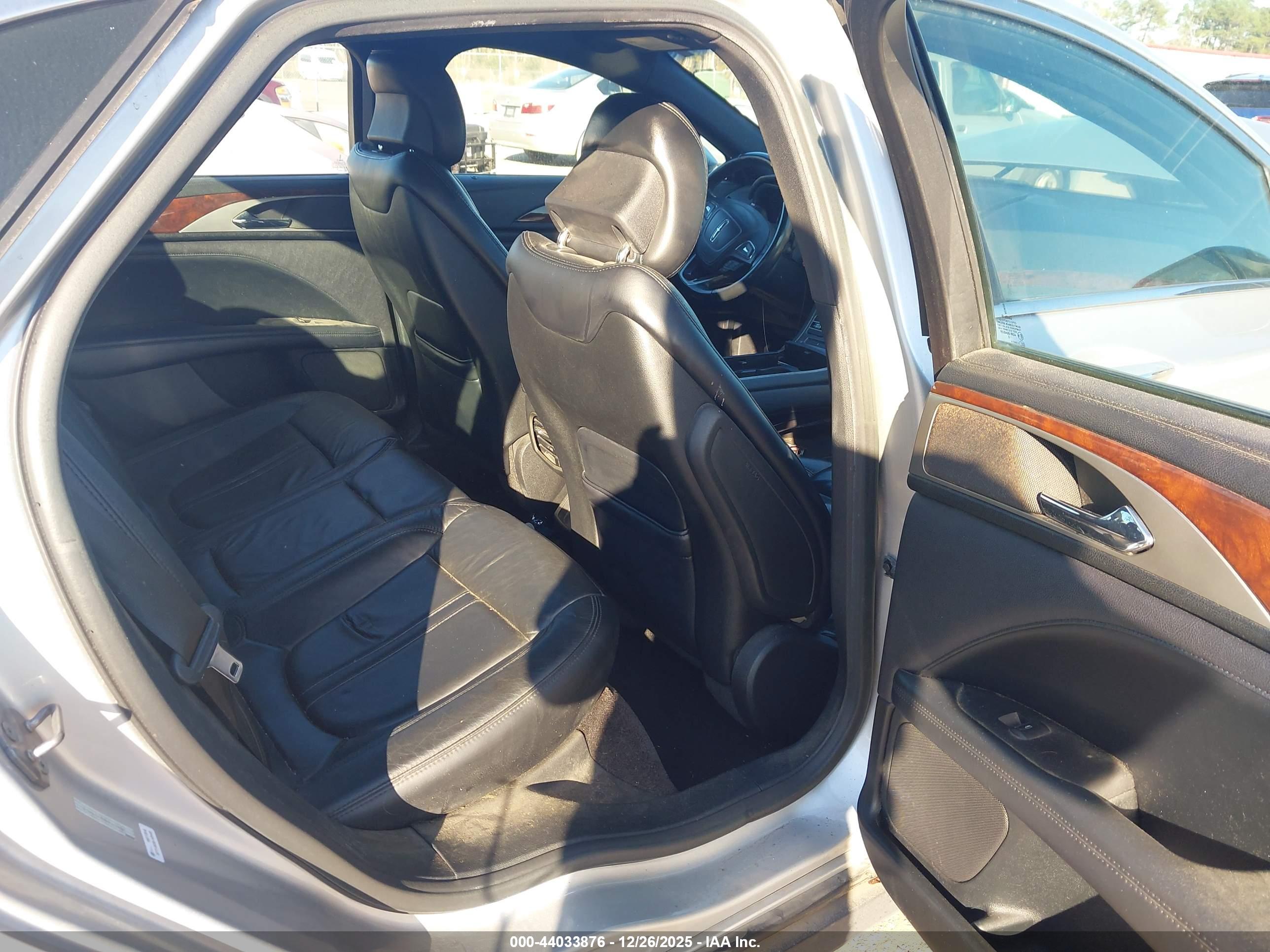 LINCOLN MKZ image 8