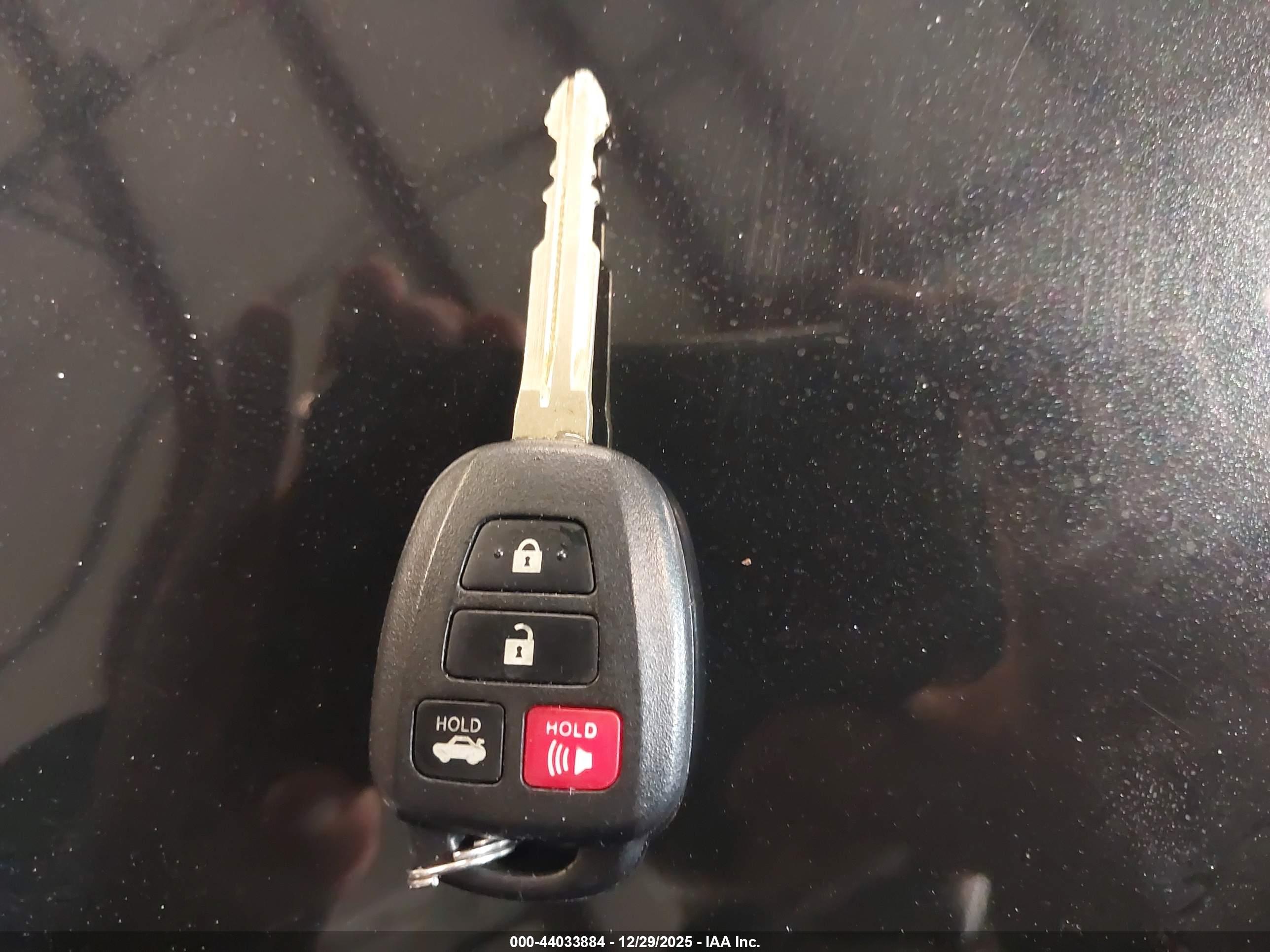 TOYOTA CAMRY image 11