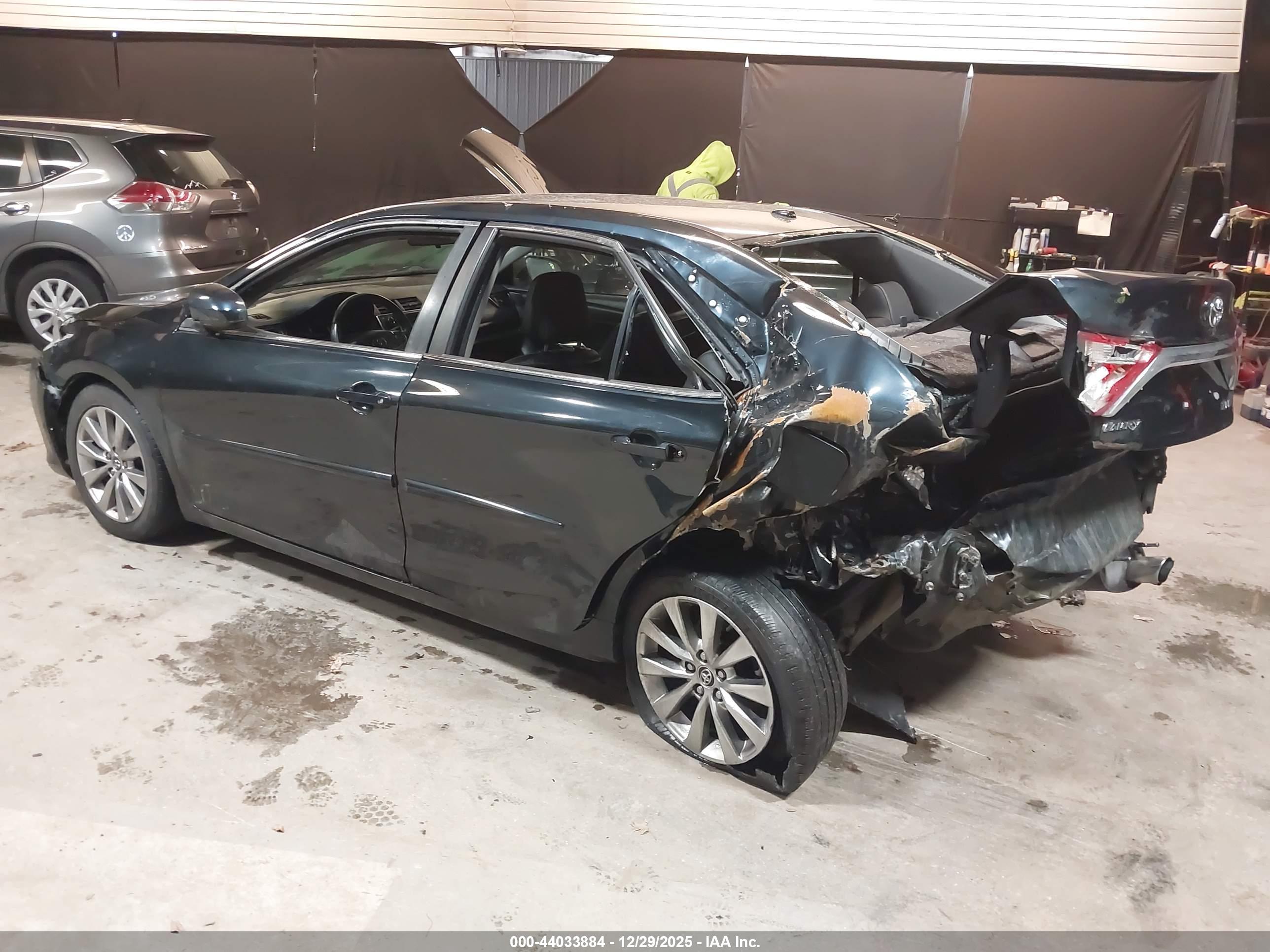 TOYOTA CAMRY image 3