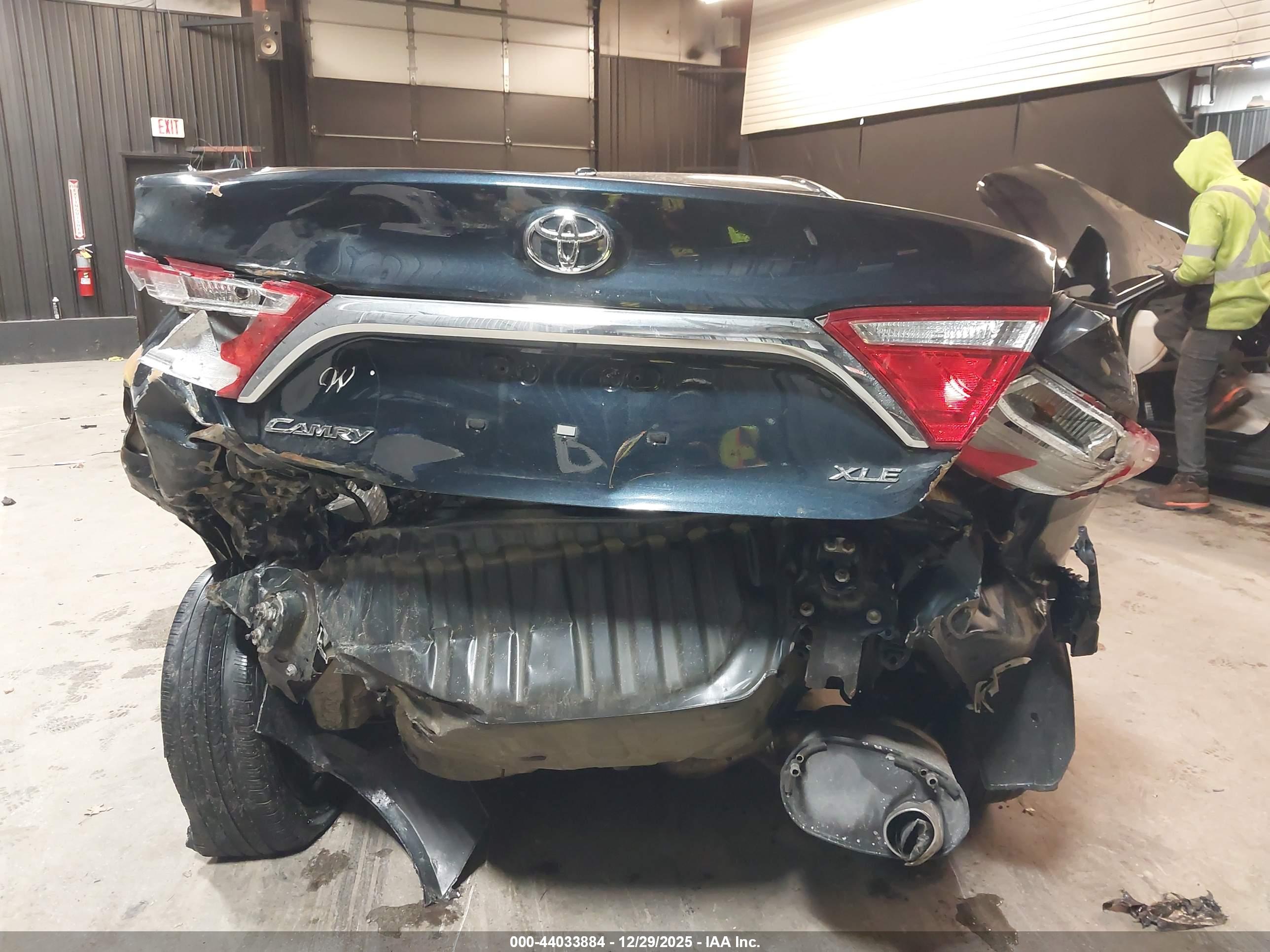 TOYOTA CAMRY image 6