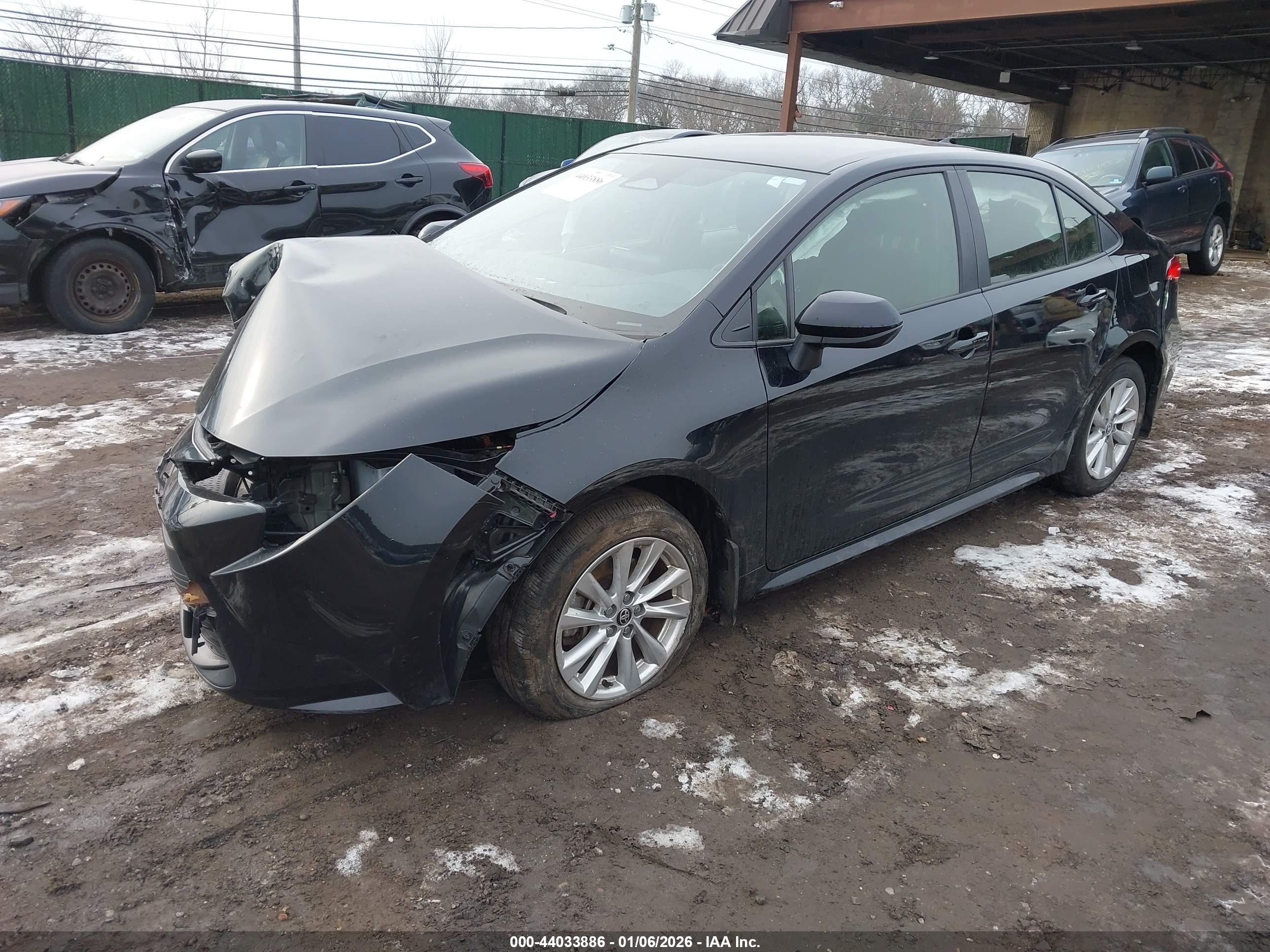 TOYOTA COROLLA image 2