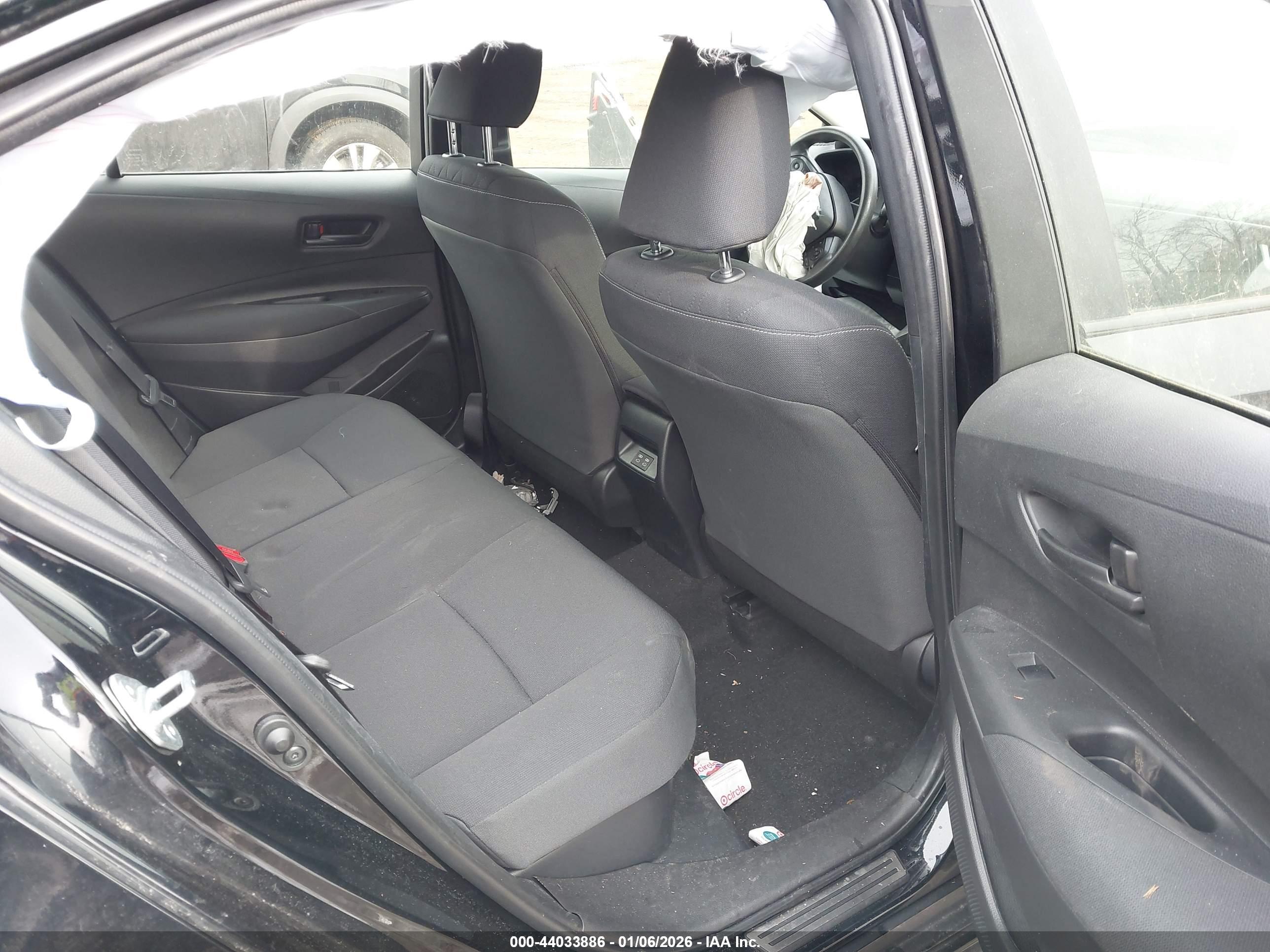 TOYOTA COROLLA image 8