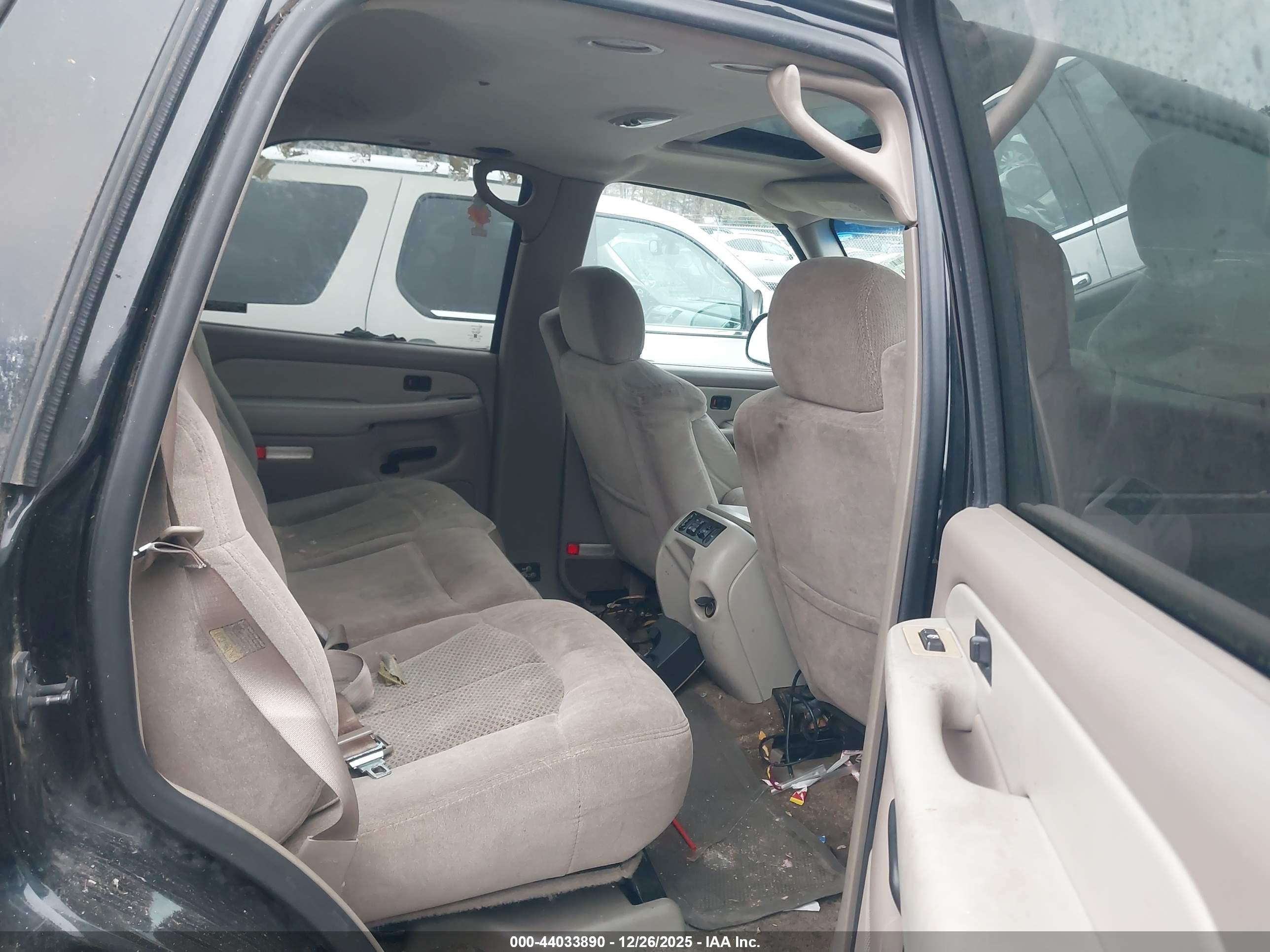 CHEVROLET TAHOE image 8