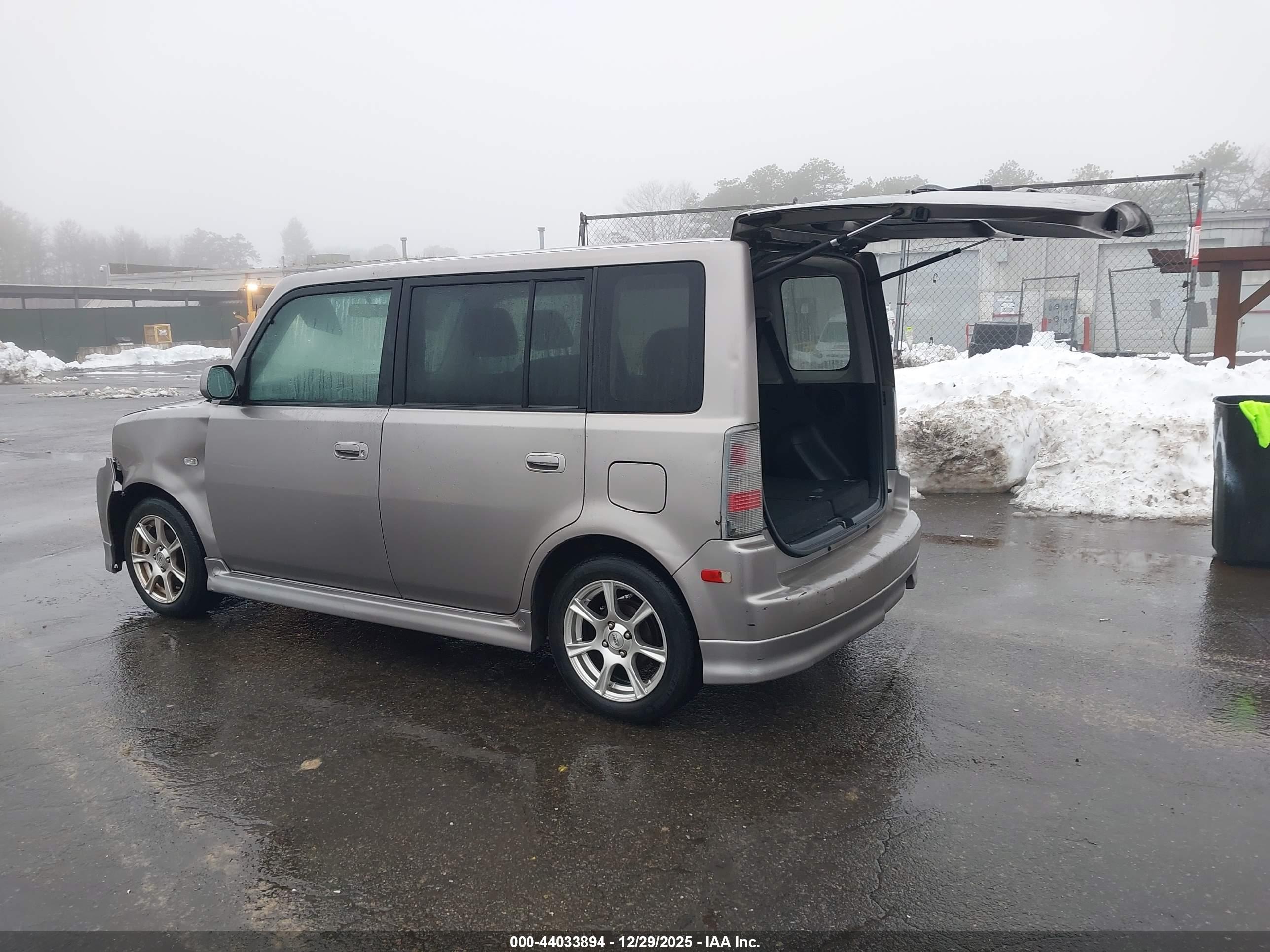 SCION XB image 3