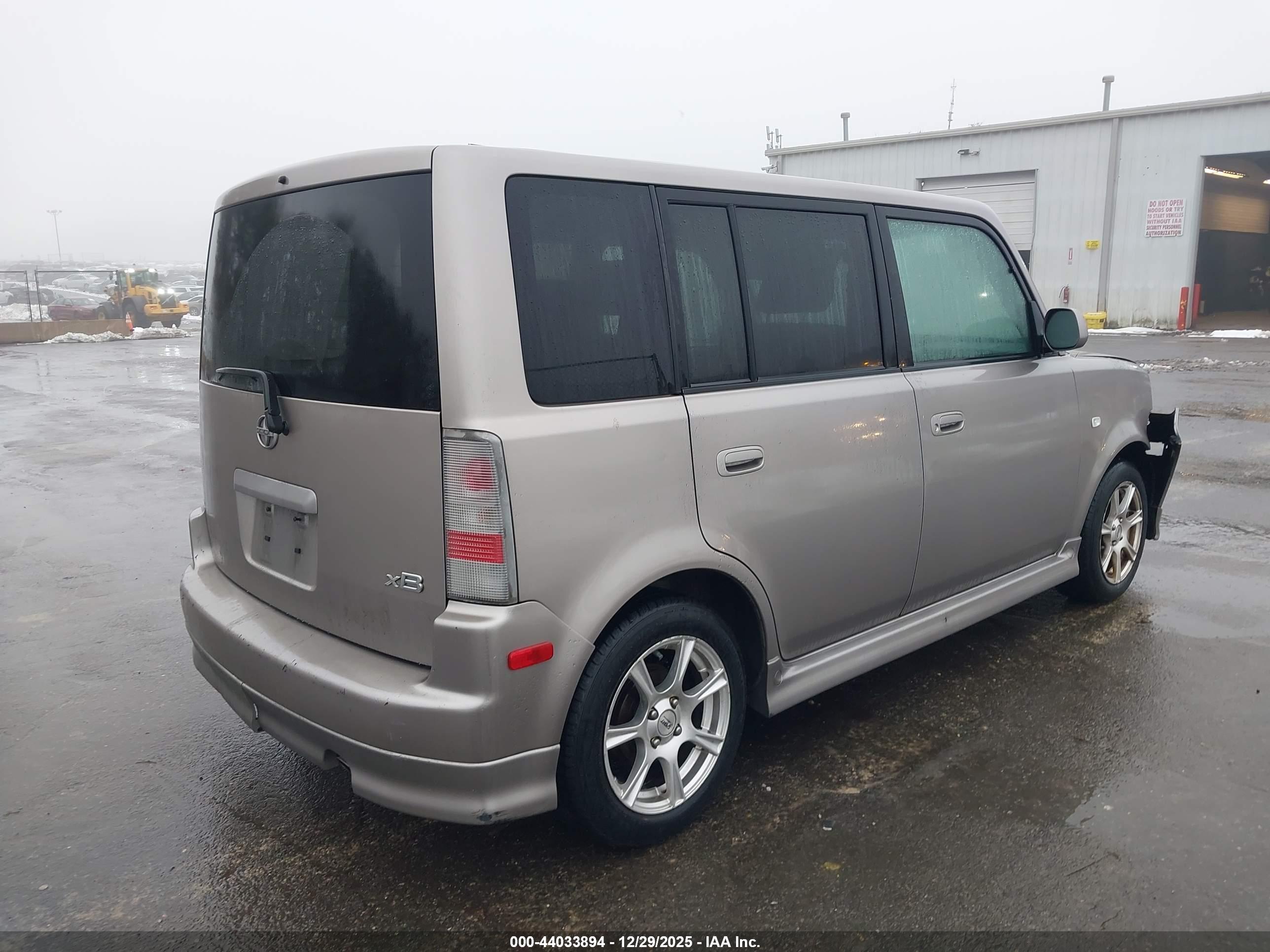 SCION XB image 4