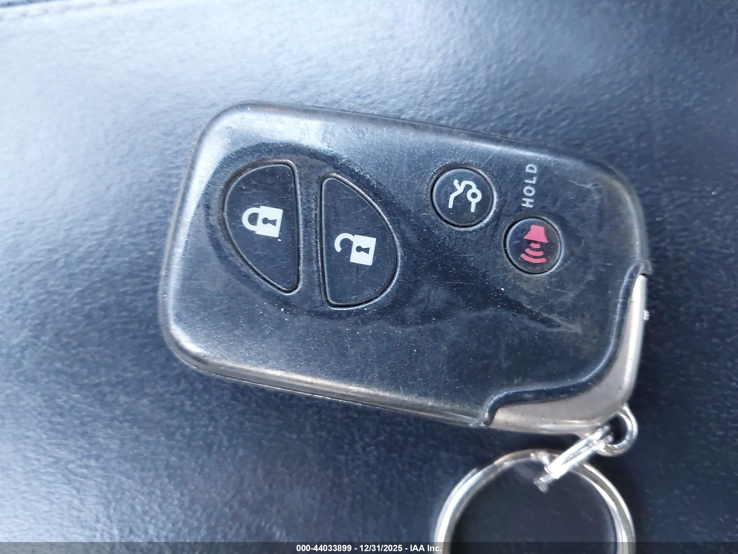 LEXUS IS image 11