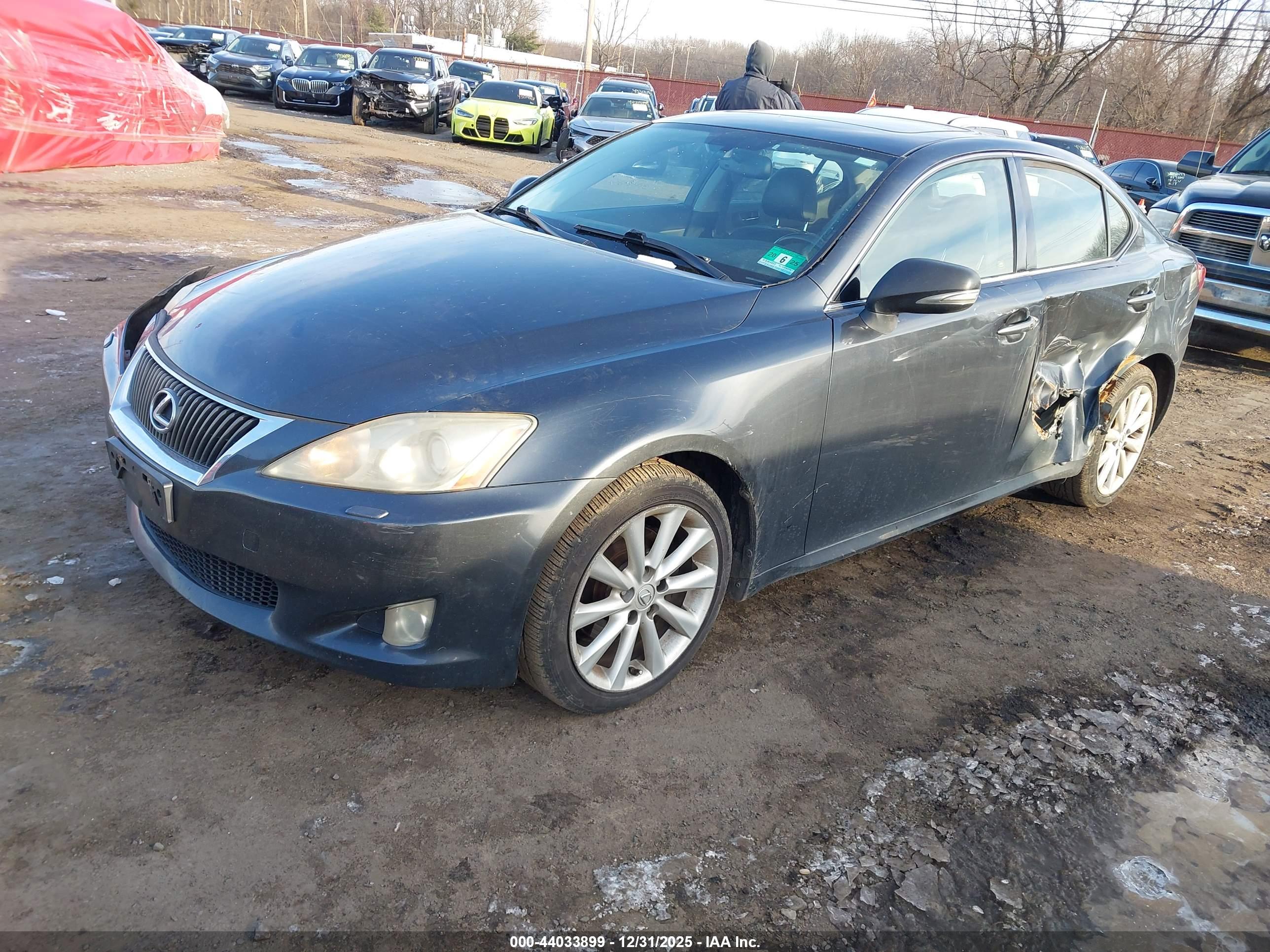 LEXUS IS image 2