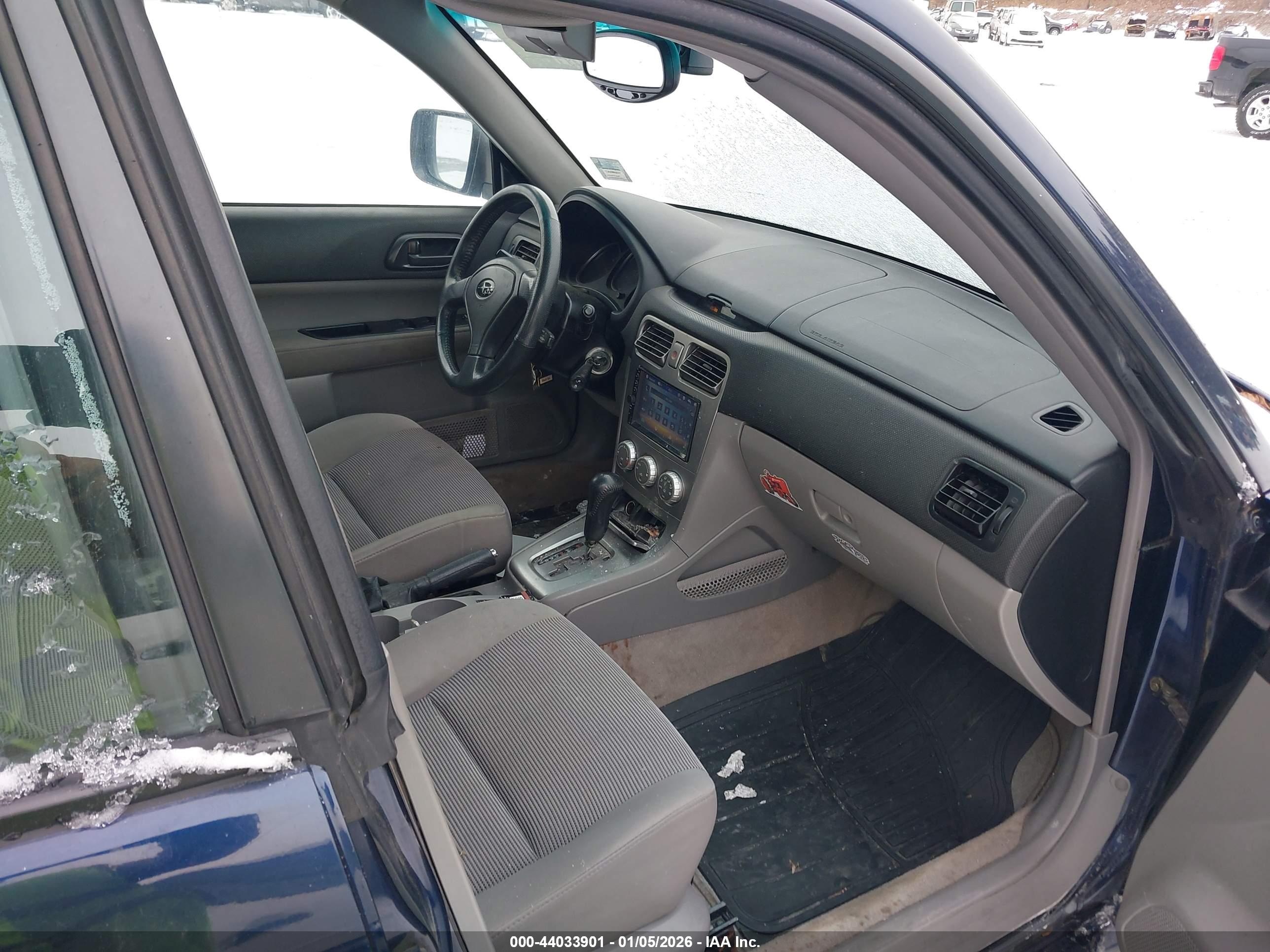 SUBARU FORESTER image 5