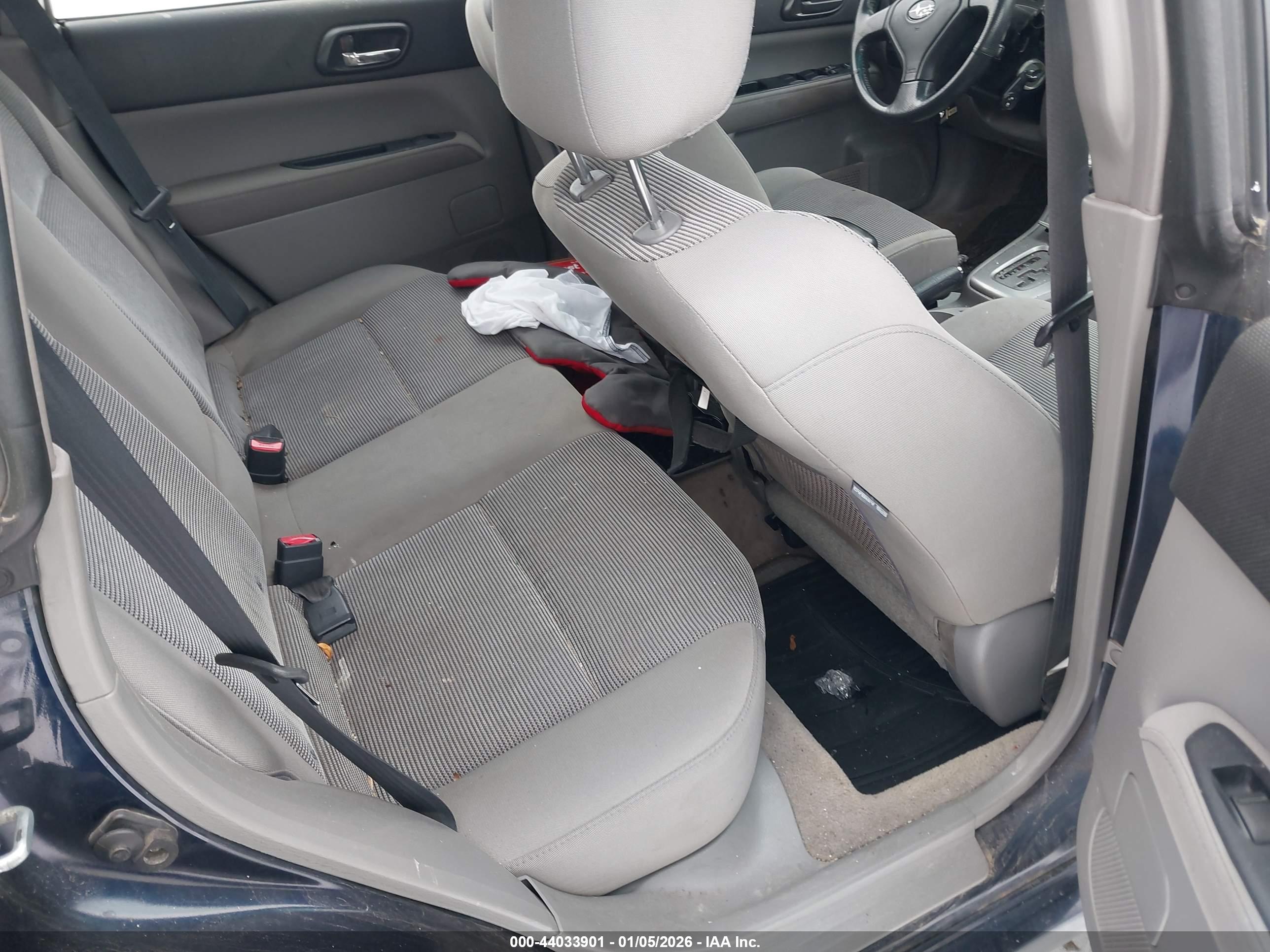 SUBARU FORESTER image 8