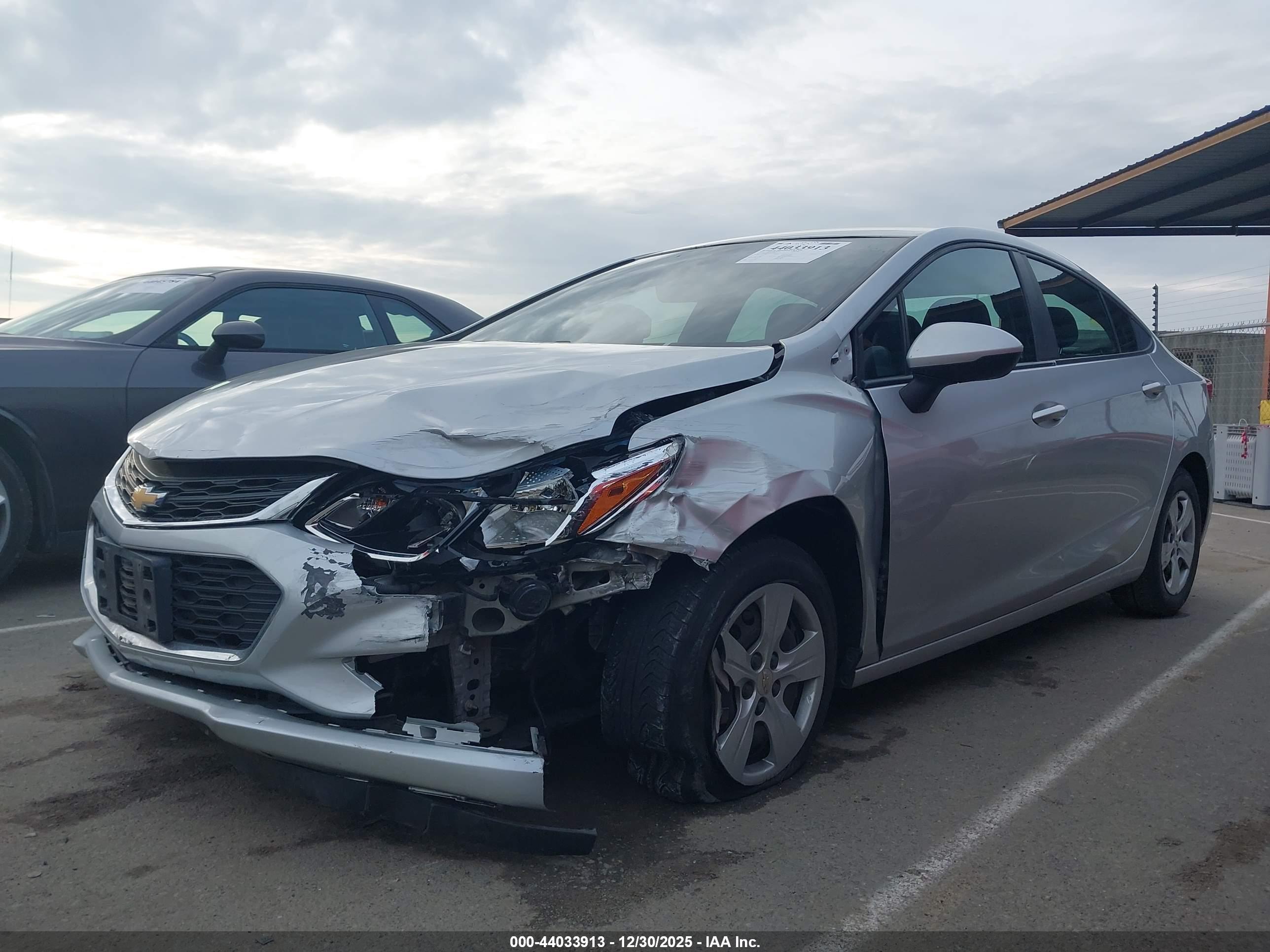 CHEVROLET CRUZE image 2