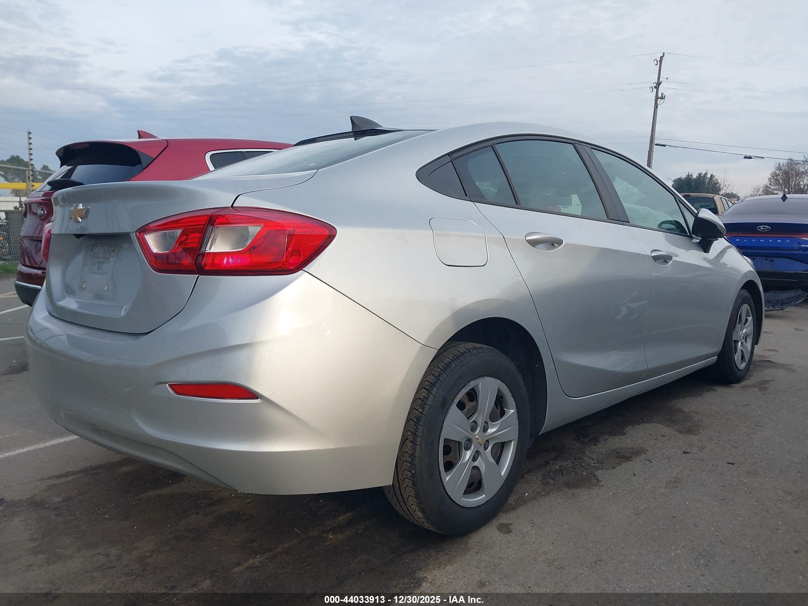 CHEVROLET CRUZE image 4