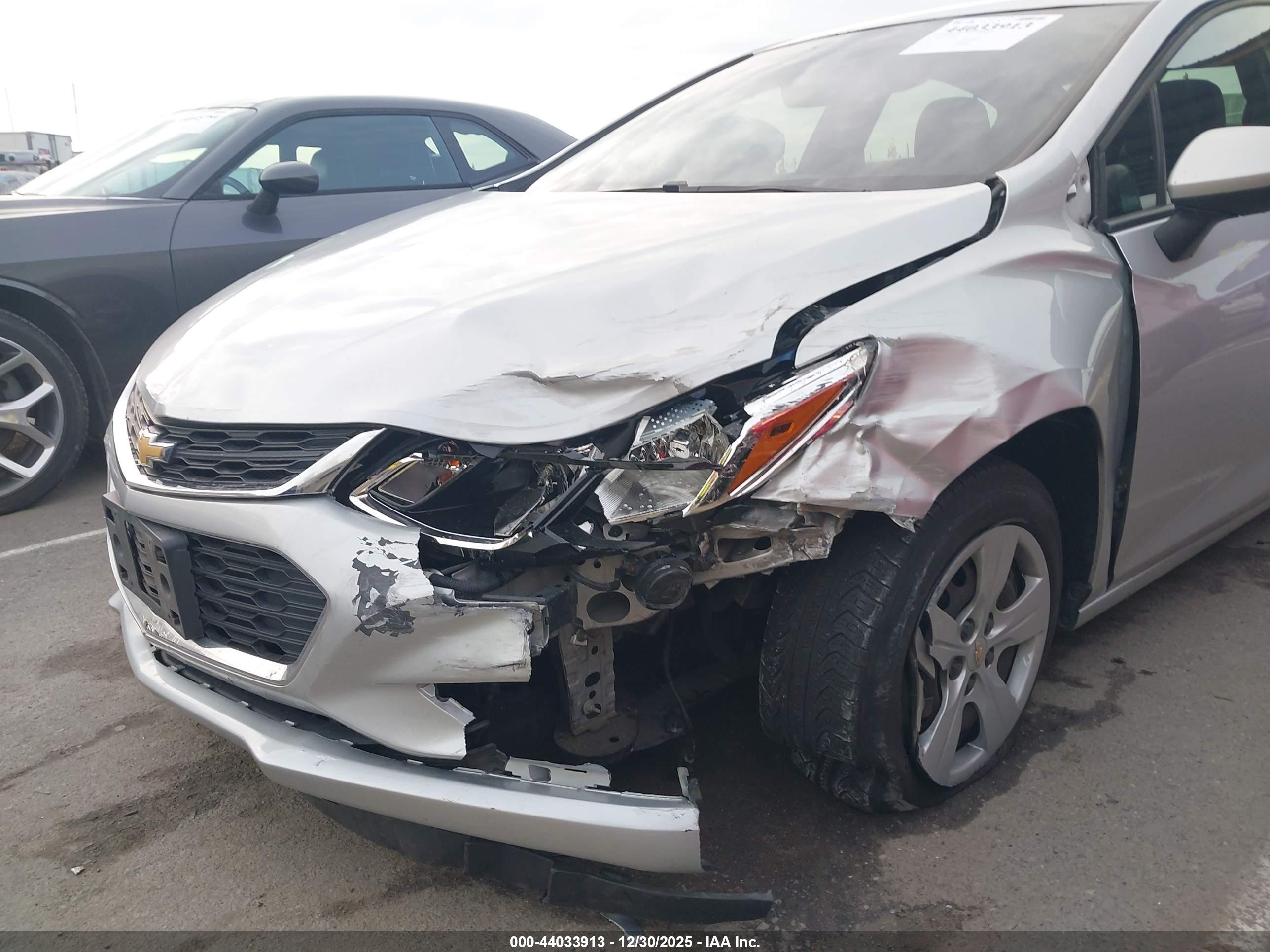 CHEVROLET CRUZE image 6