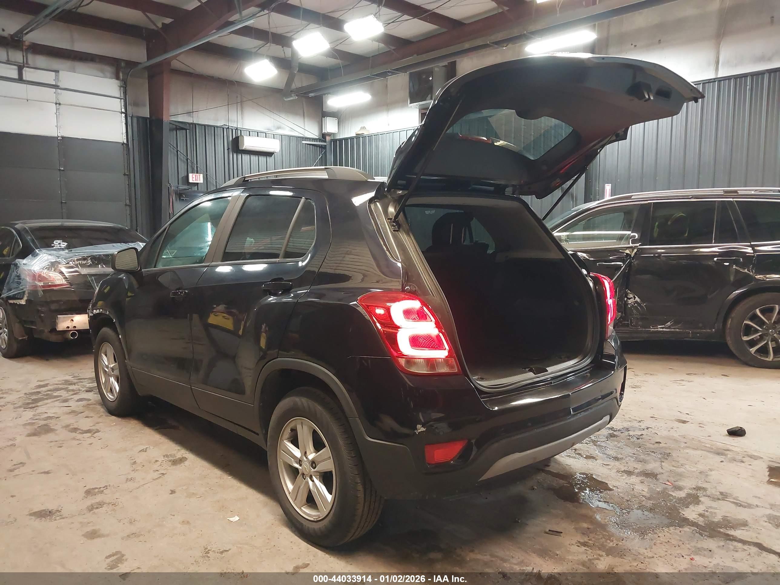 CHEVROLET TRAX image 3