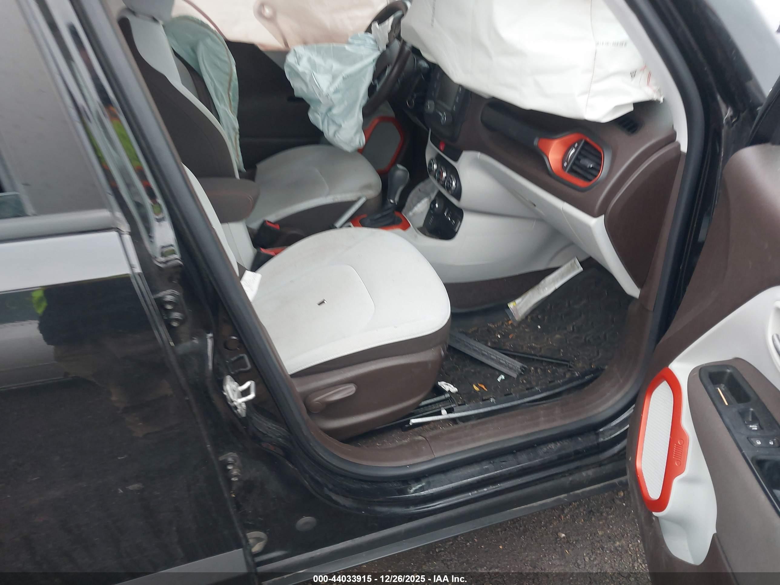 JEEP RENEGADE image 5