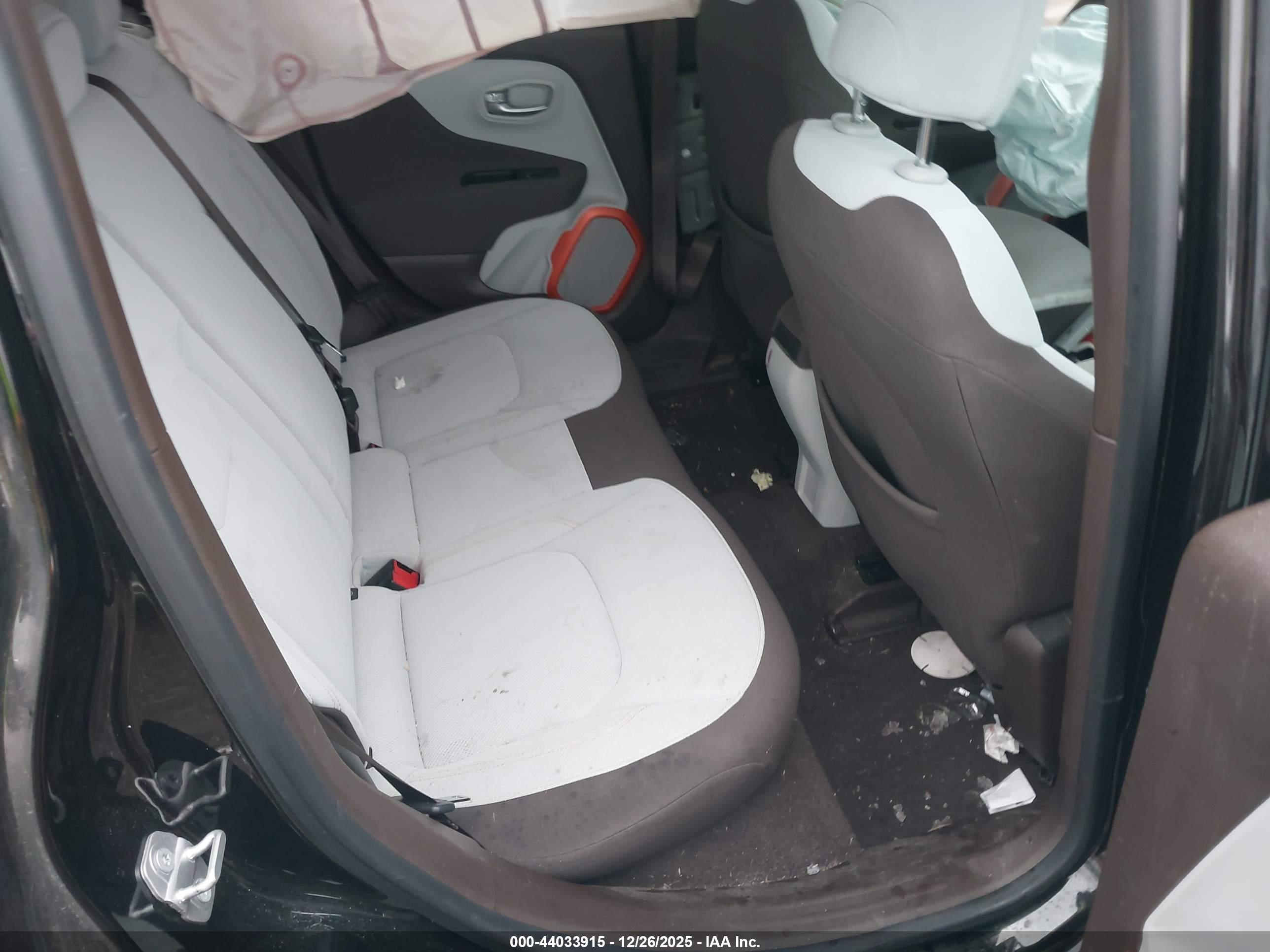 JEEP RENEGADE image 8