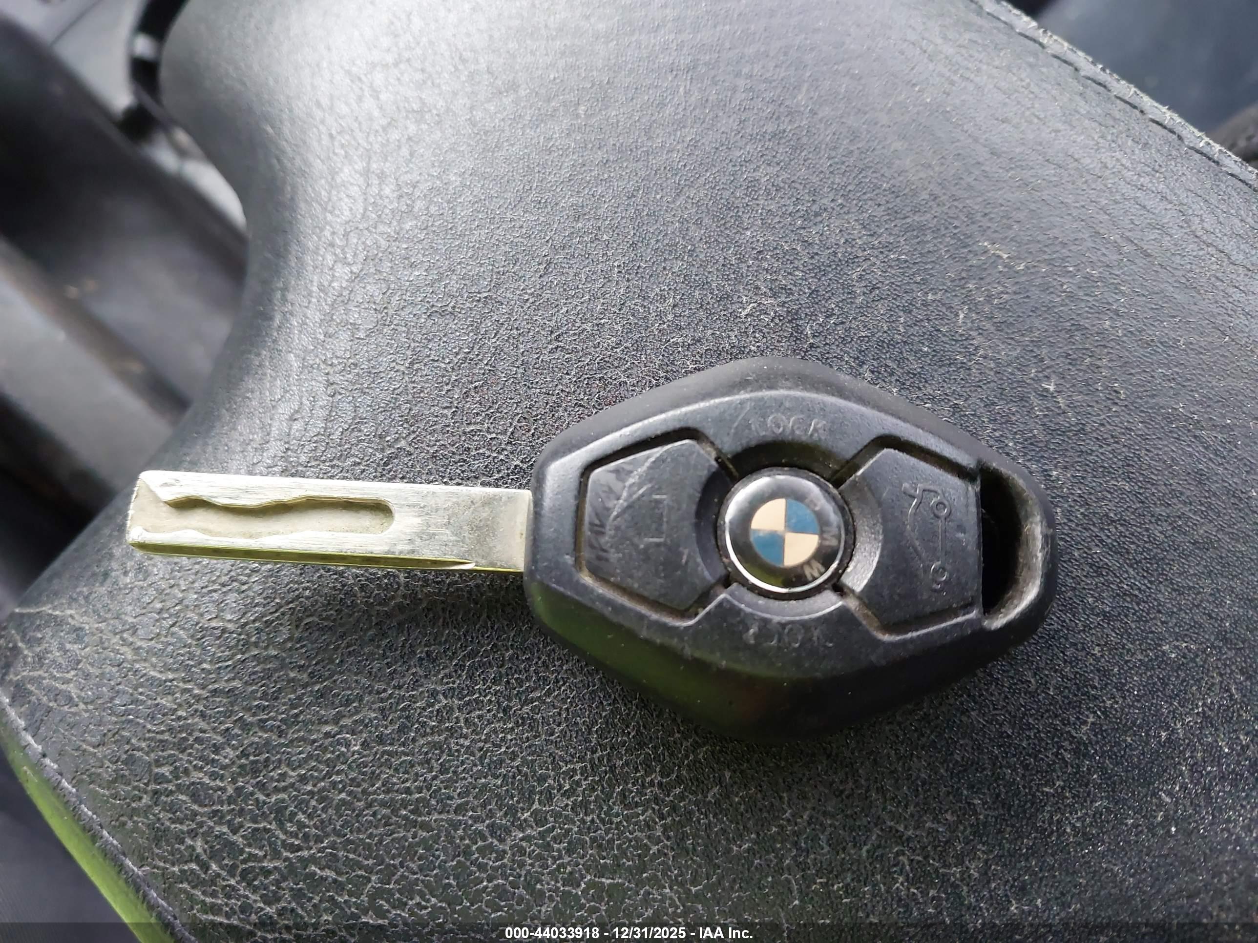 BMW 330CI image 11