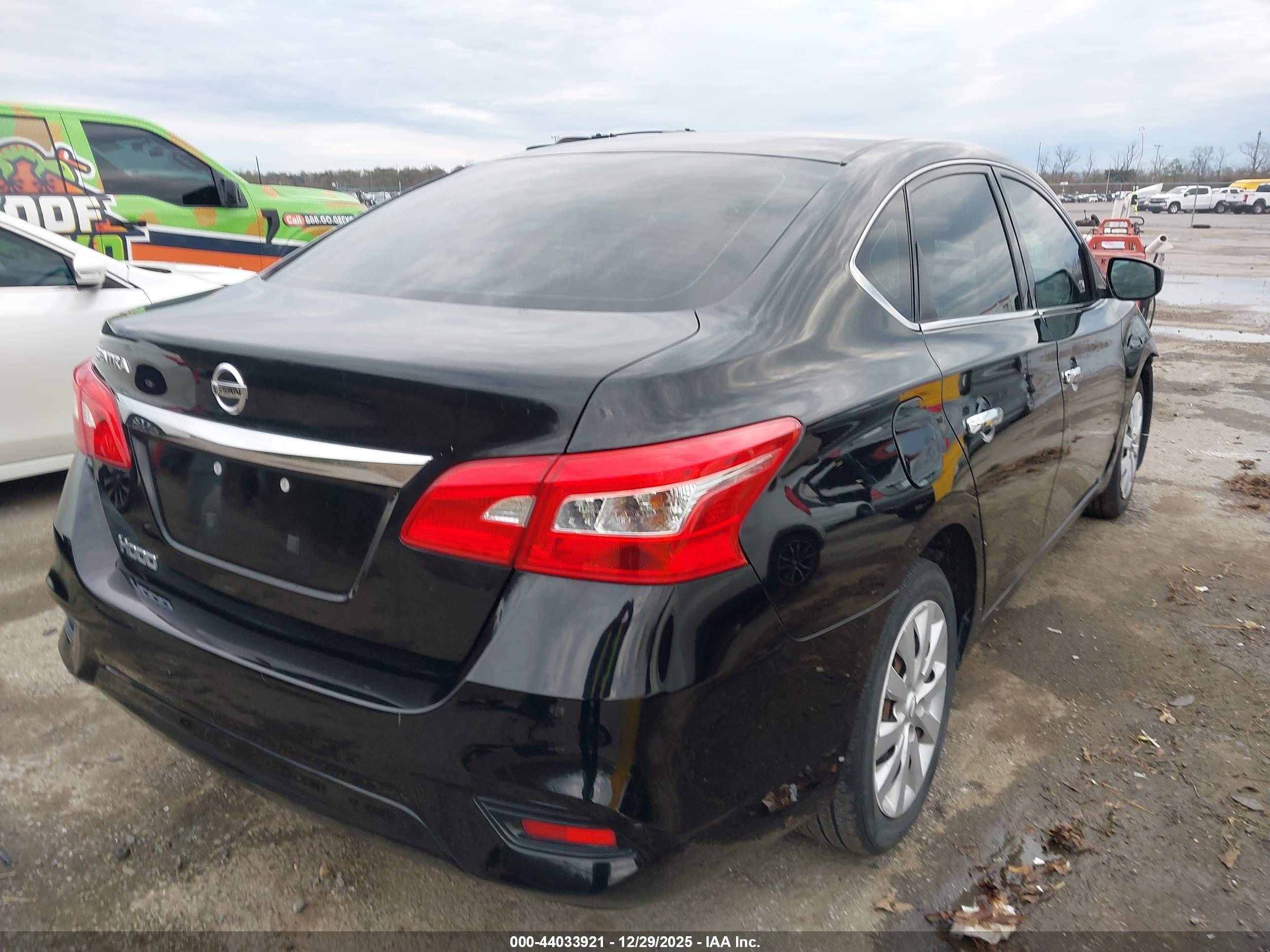 NISSAN SENTRA image 4