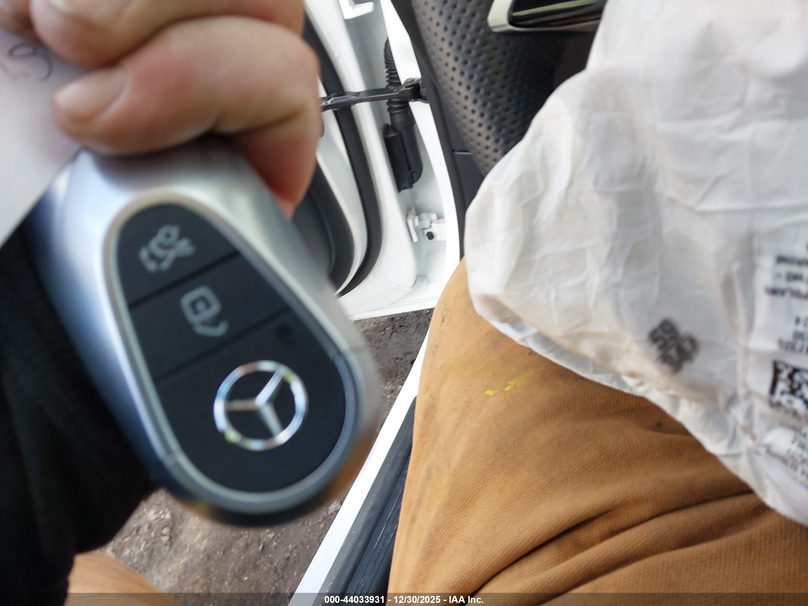 MERCEDES-BENZ C image 11