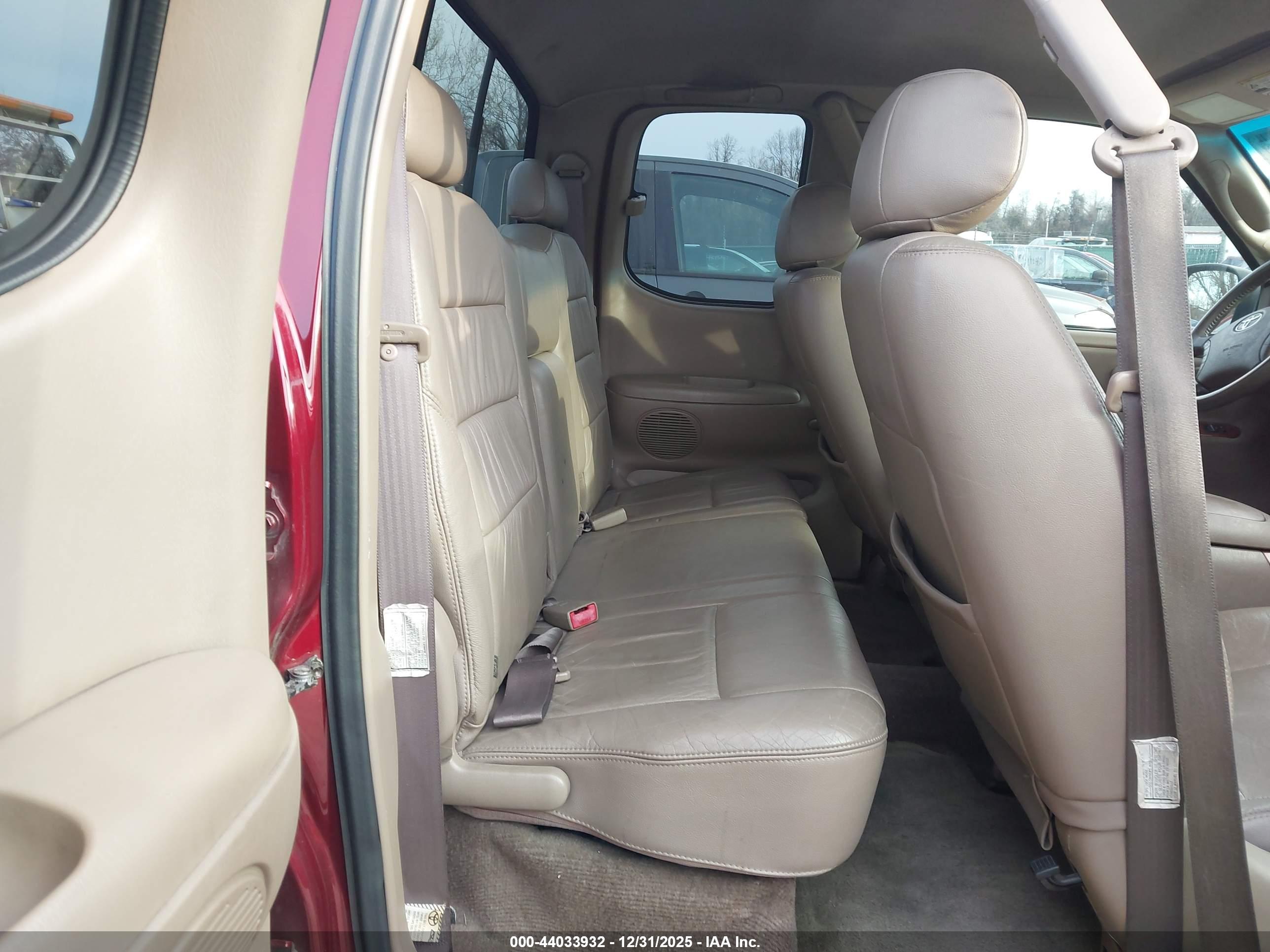 TOYOTA TUNDRA image 8