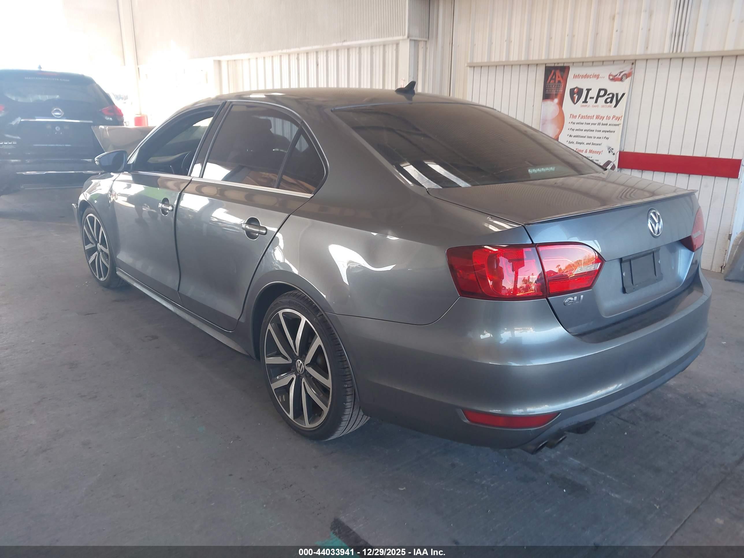 VOLKSWAGEN JETTA image 3