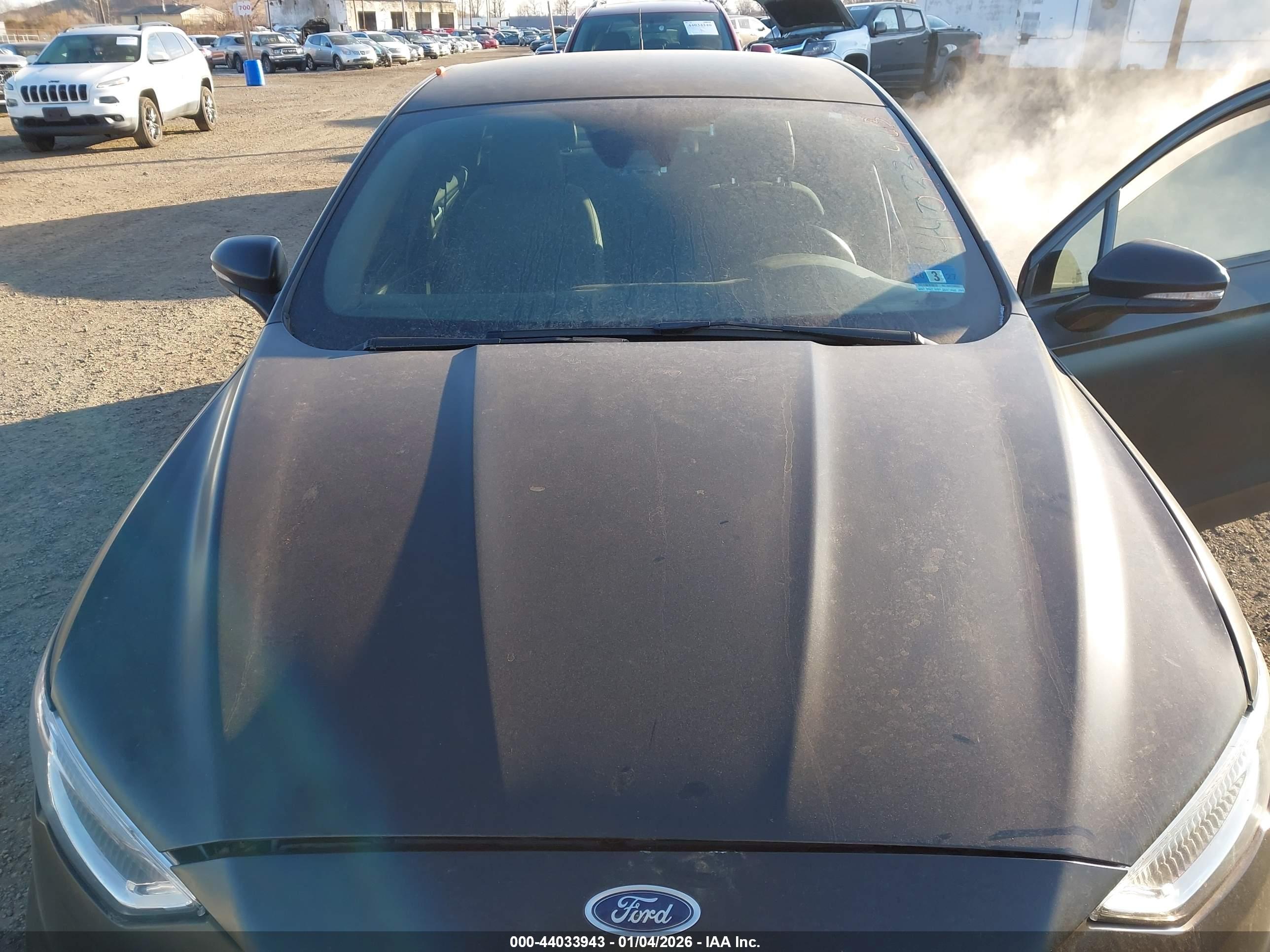 FORD FUSION image 10